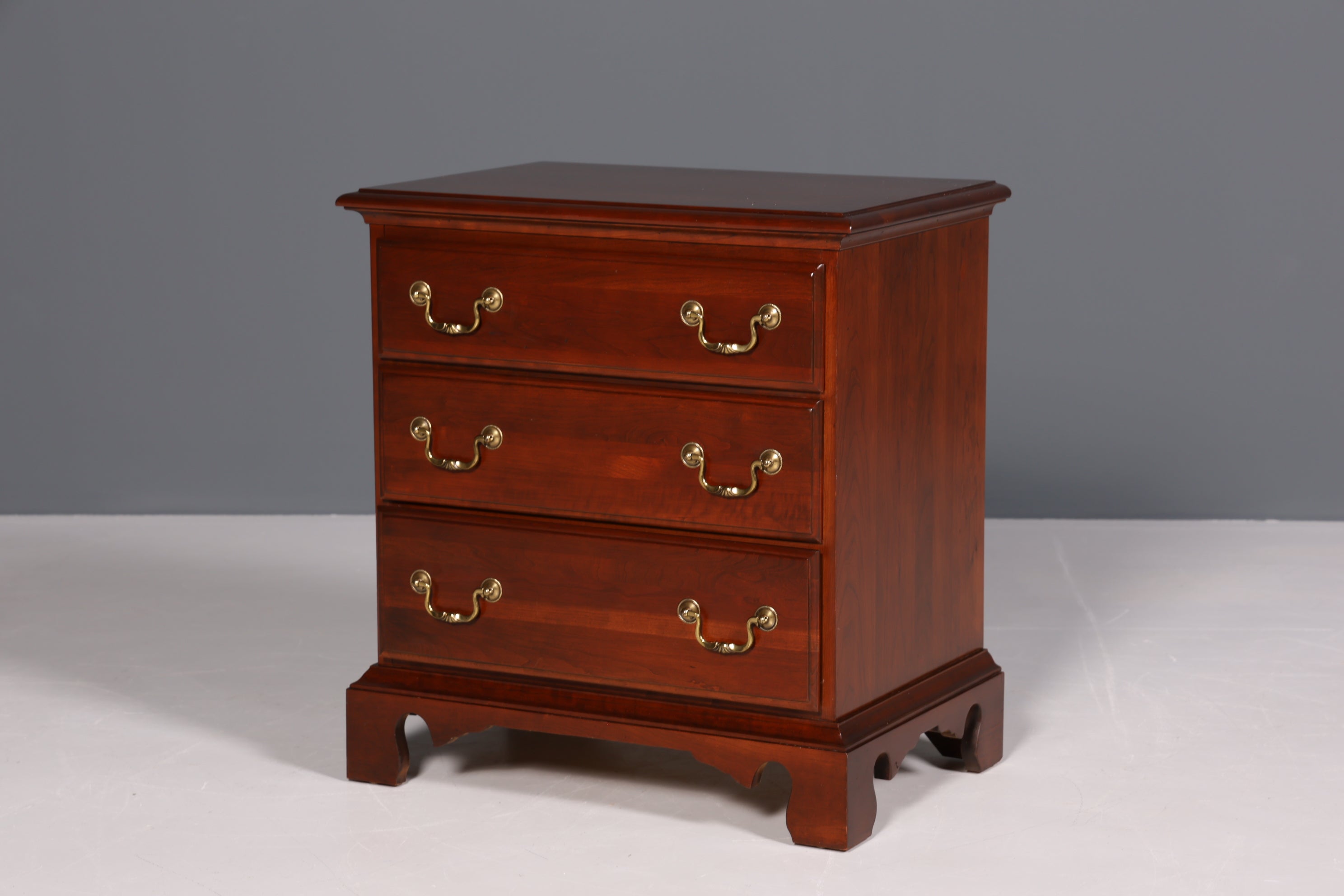 Edle Original Englische "Durham" Kommode echt Holz UK Nachttisch