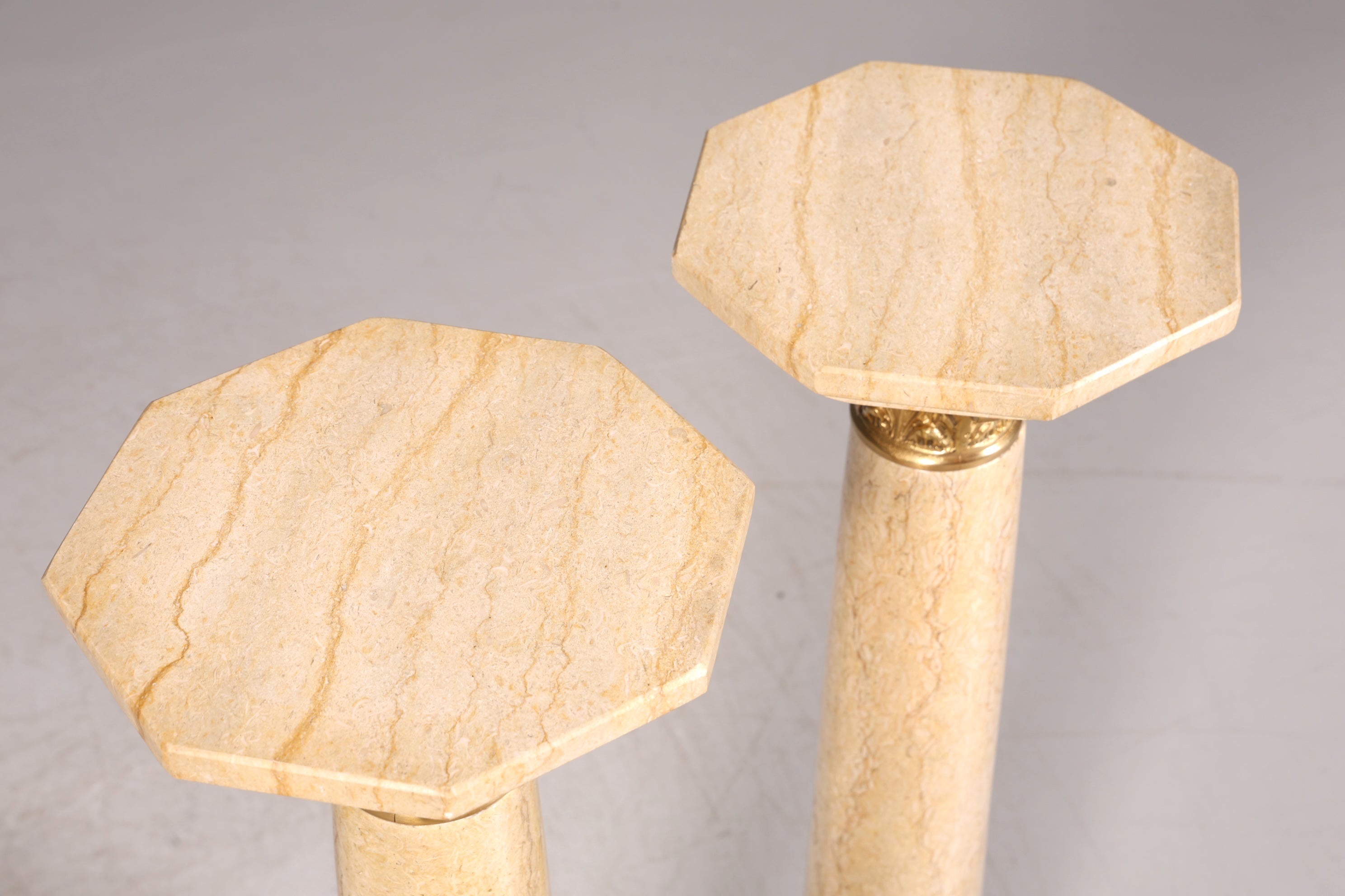 Wunderschöne Barock Stil Säule Louis XV Marmor Blumensäule Naturstein Beige Sockel Ablage 2 von 2