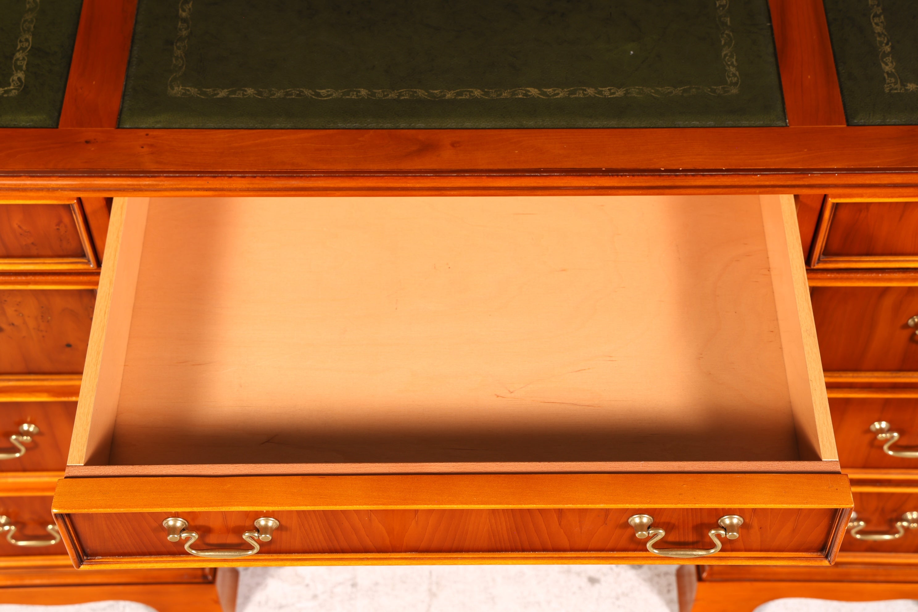 Beautiful English Desk Yew Genuine Leather Top Antique Style Office Desk Executive Desk