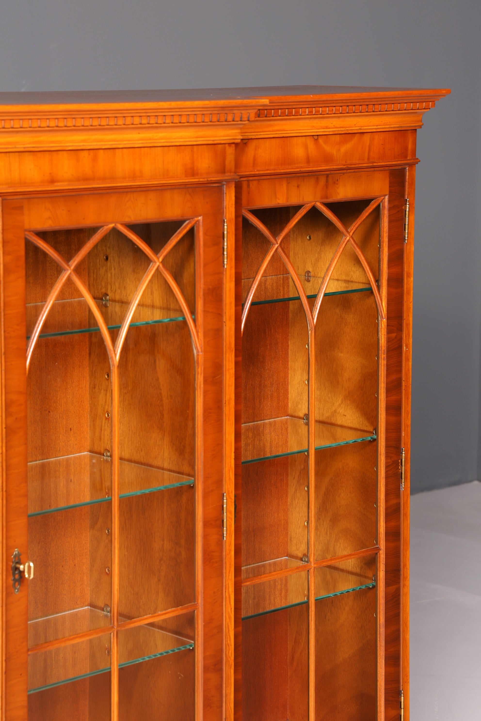 Beautiful English display cabinet, bookcase, library cabinet, display case, glass display cabinet, 60s Mid Century, china cabinet, highboard