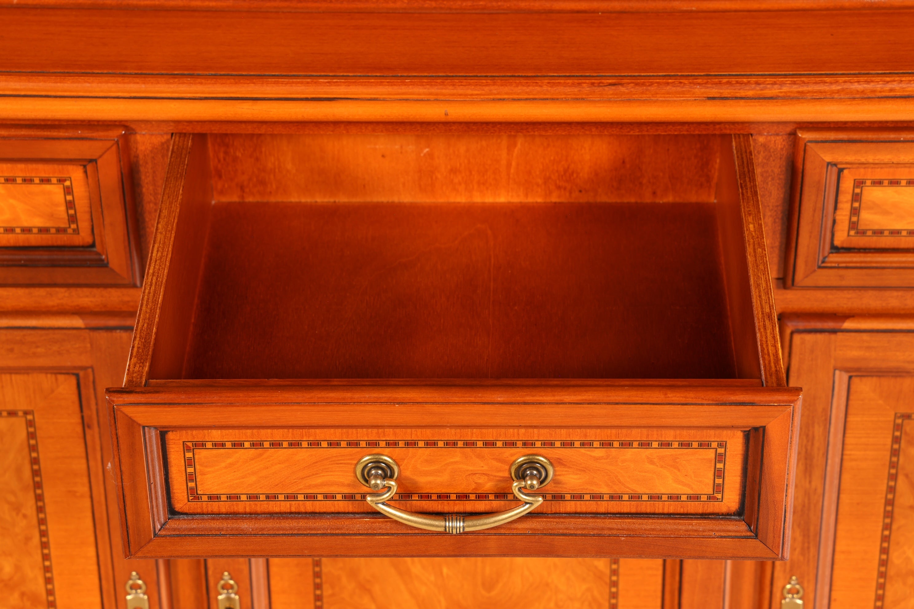 Traumhafte Original Selva Vitrine Epoca Antik Stil Buffet Schrank Bibliothek Kirschholz Glasvitrine