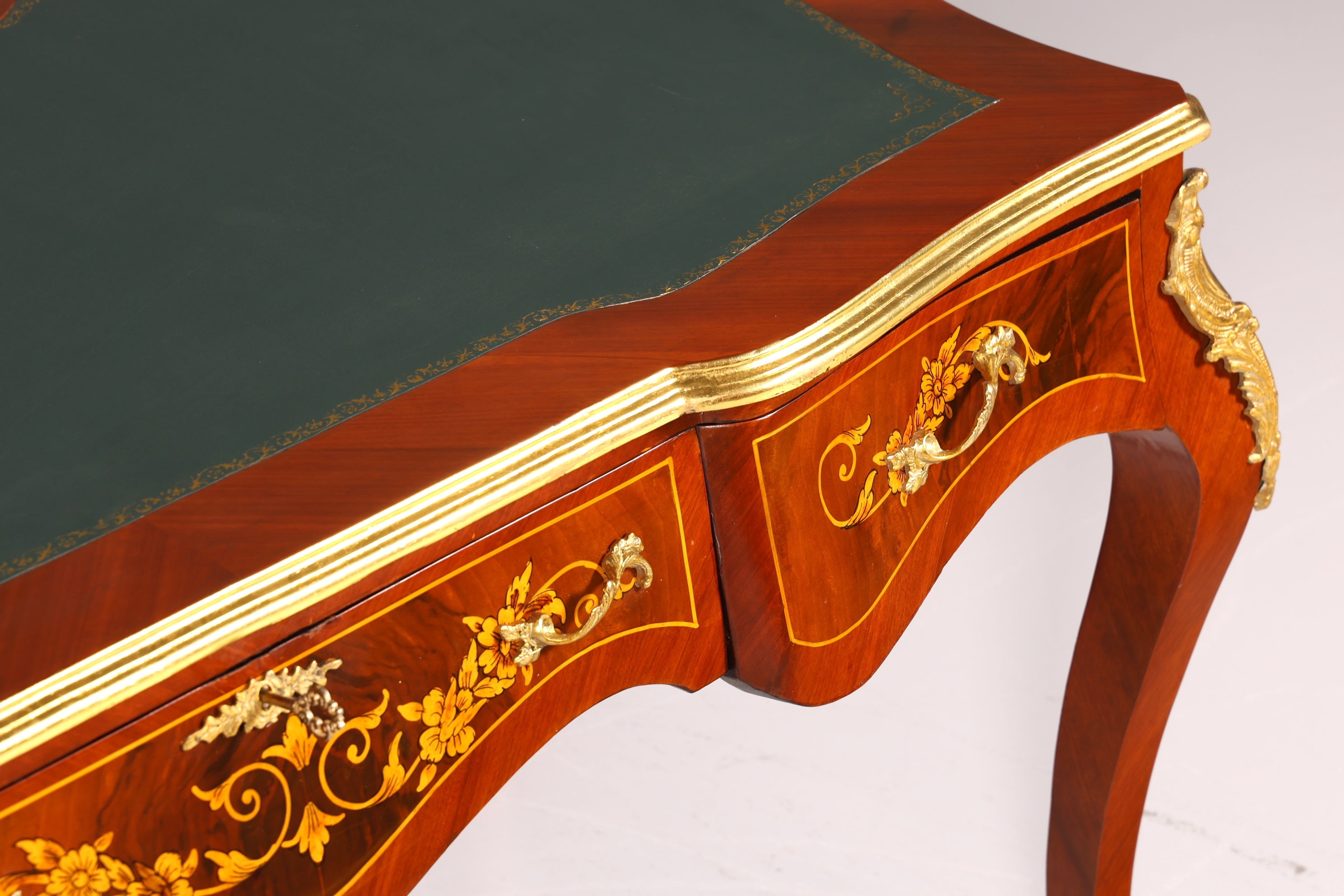 Prächtiger Louis XV Stil Schreibtisch French Desk Antik Stil Bürotisch Echt Holz Messing