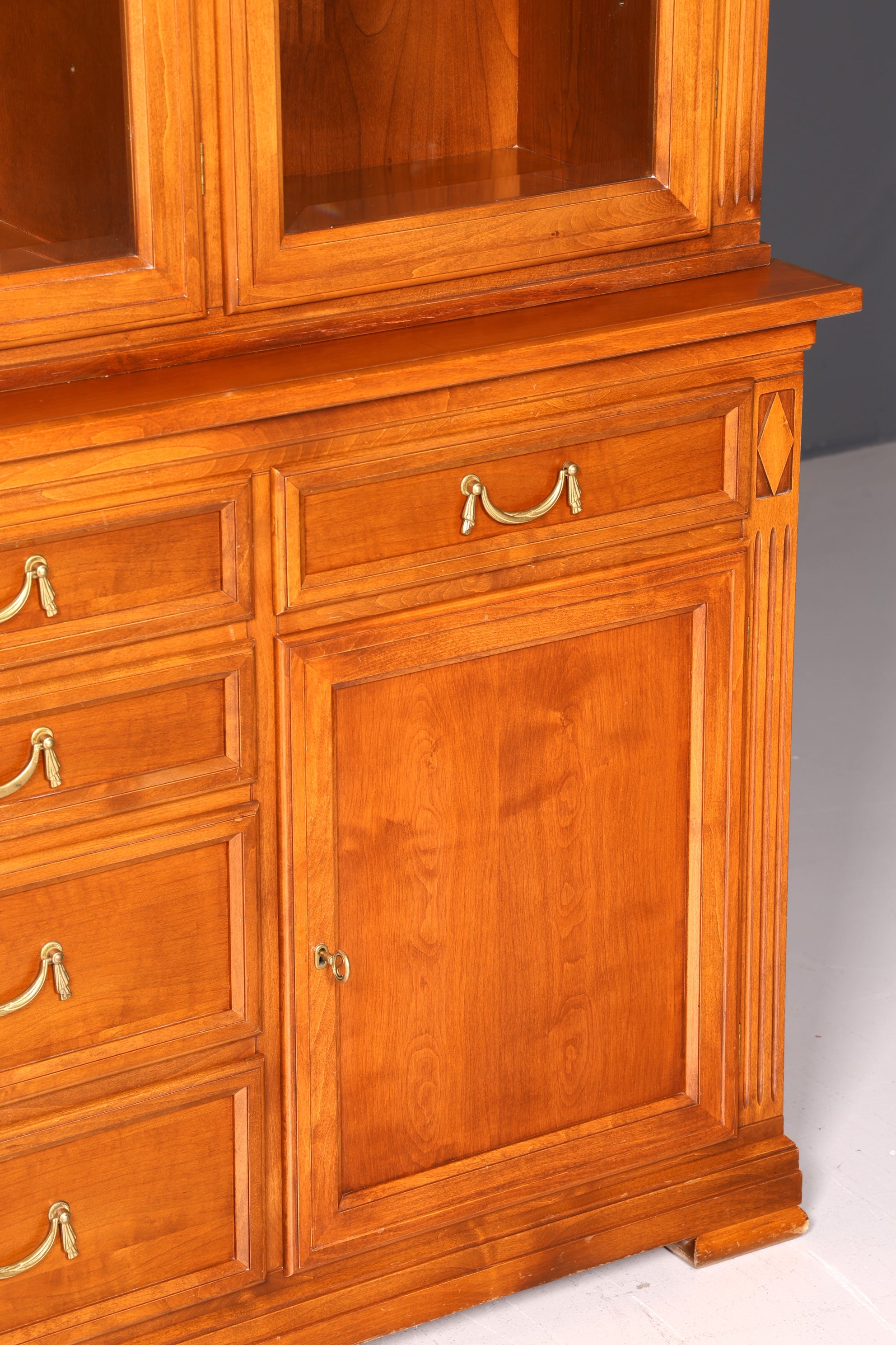 Traumhafte Original Selva XXL Vitrine Antik Stil Massivholz Villa Borghese Schrank Bibliothek
