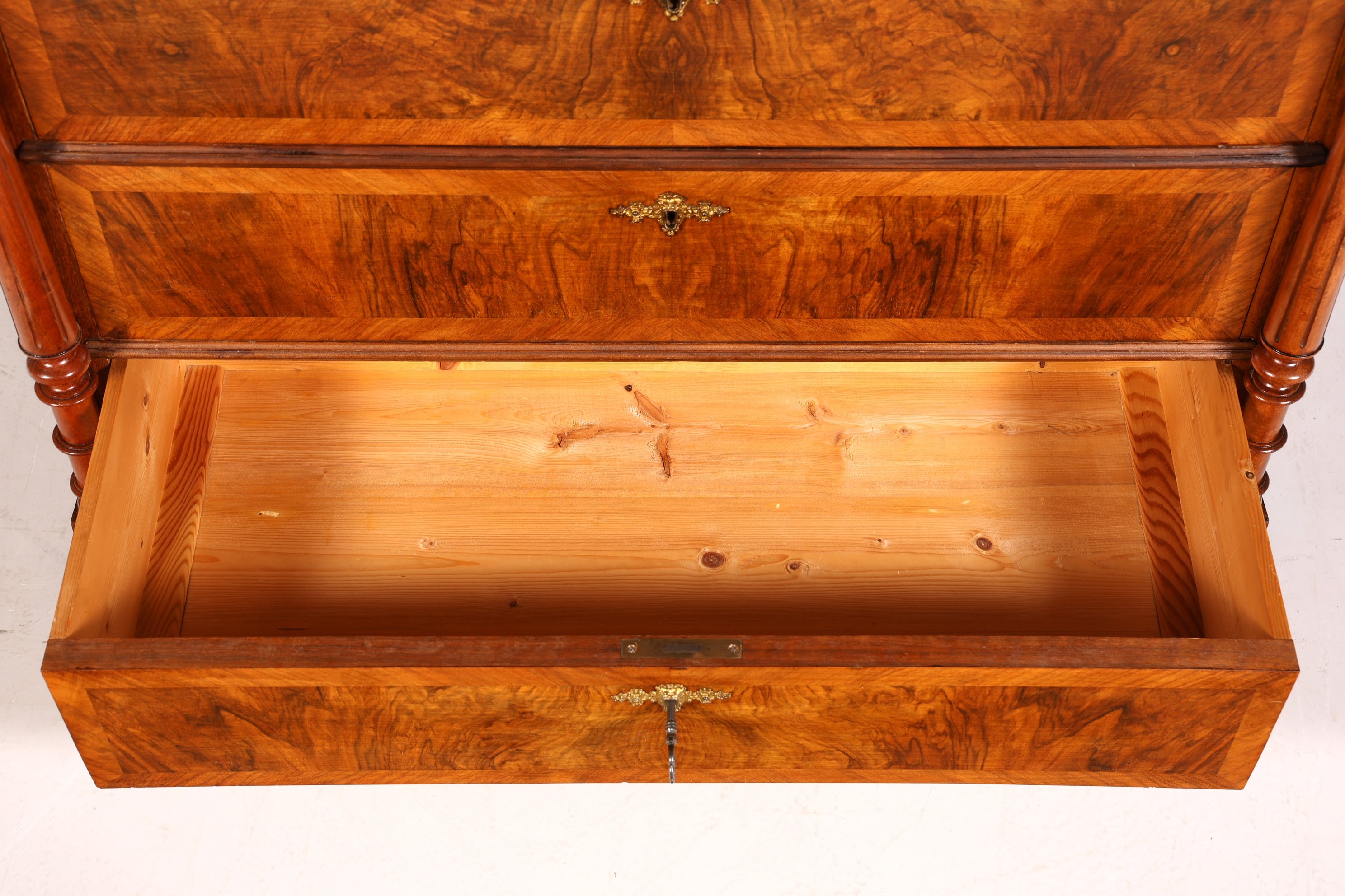 Wunderschöner Louis Philippe Sekretär um 1870 Vertiko Nussbaum Highboard Kommode Sekretär Schrank