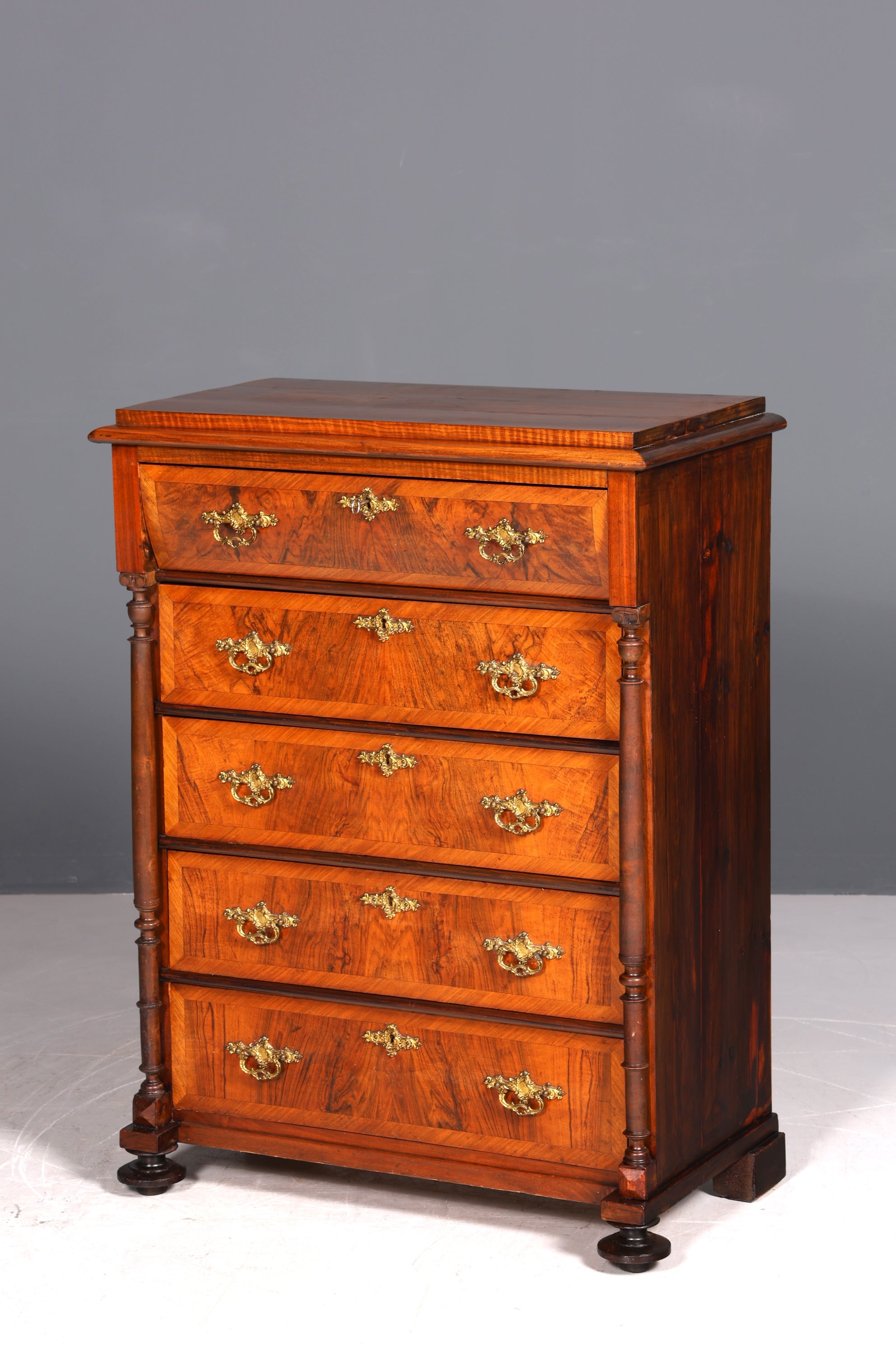 Beautiful Gründerzeit (late 19th-century) Louis Philippe chest of drawers, circa 1880