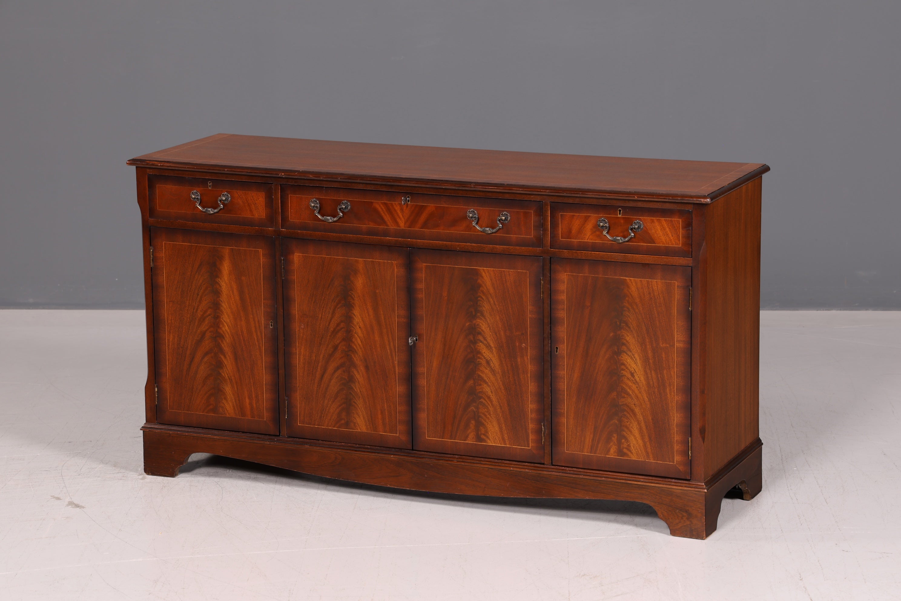 Wunderschönes Englisches Sideboard Mahagoni Schrank 60er Buffetschrank Kommode Anrichte Vintage