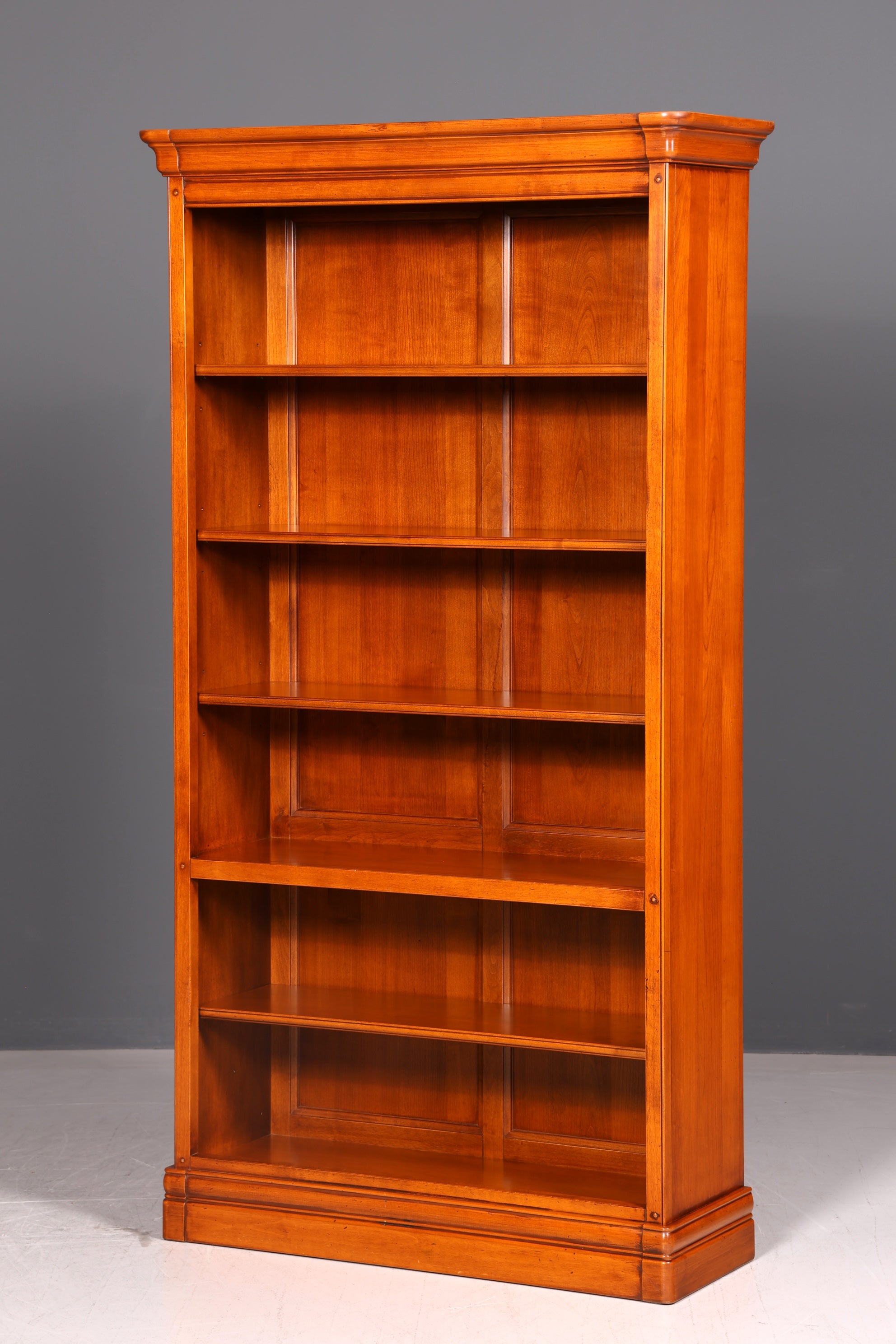 Wunderschönes Bücherregal der Marke Selva Regal Bookshelf Buchablage Massivholz Antik Vintage
