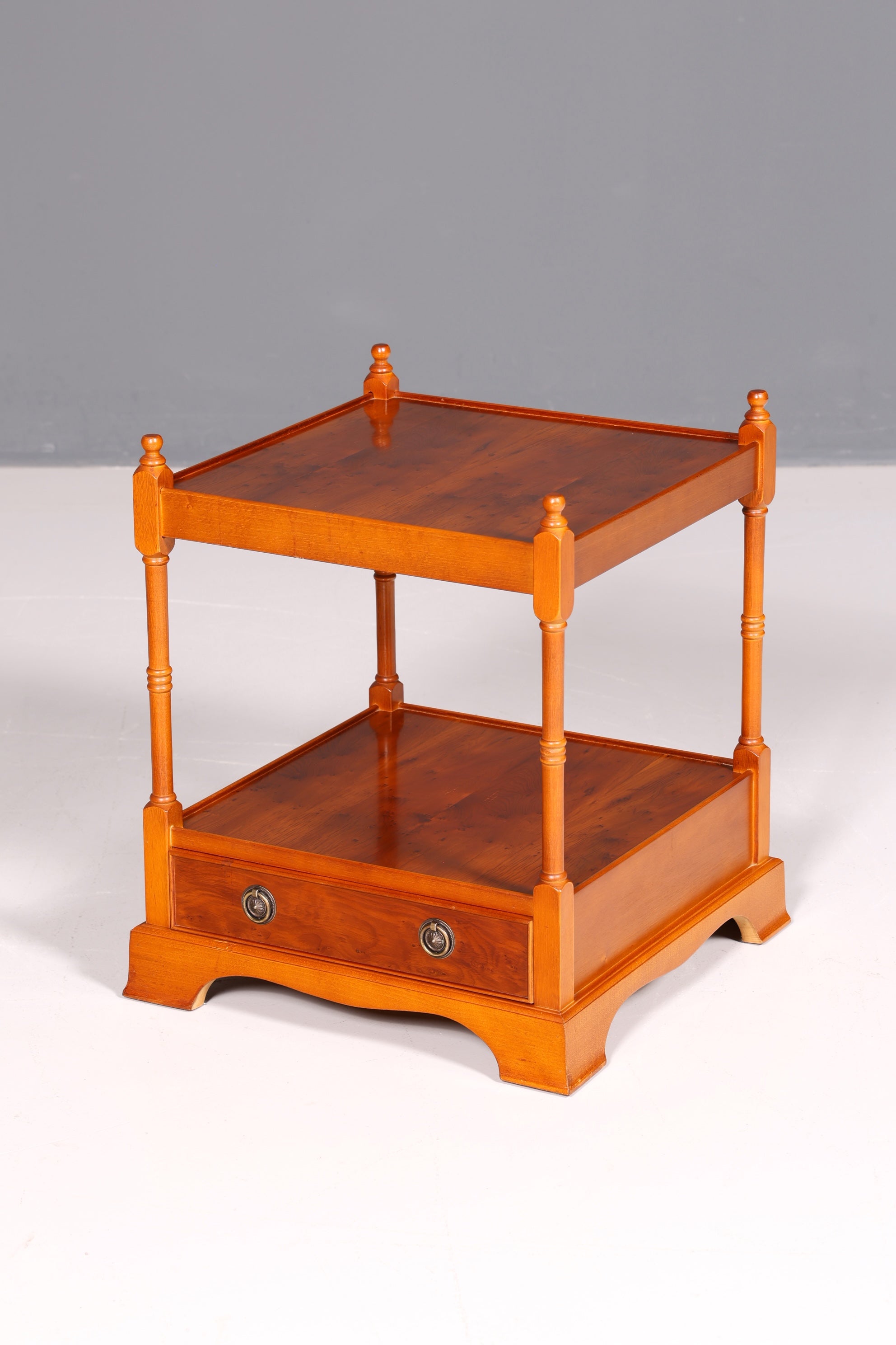 Traumhafter Englischer Antik Couchtisch Beistelltisch Regency Stil Ablagetisch Massivholz