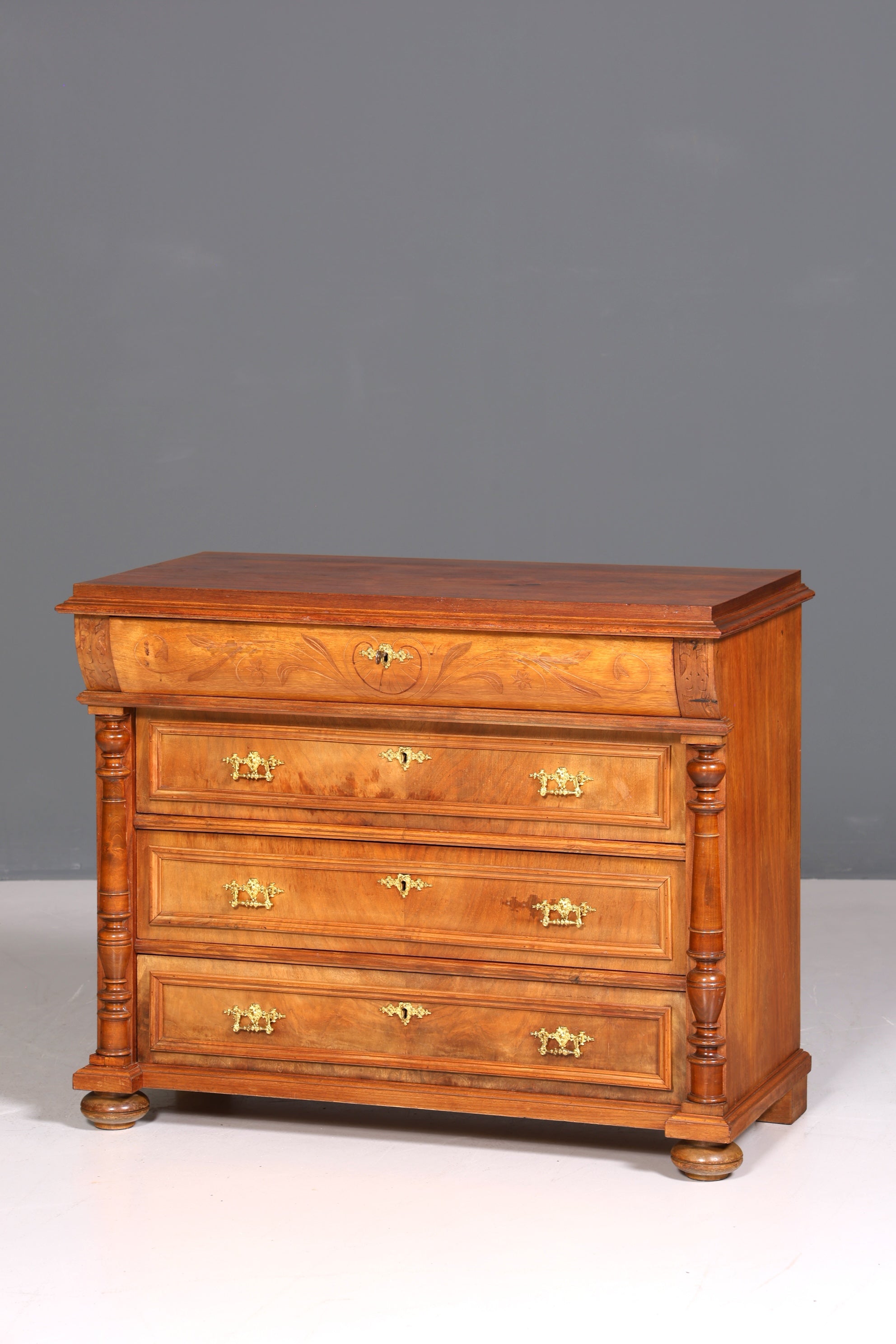 Stylish Gründerzeit (late 19th-century) chest of drawers, Louis Philippe style, walnut sideboard, circa 1880
