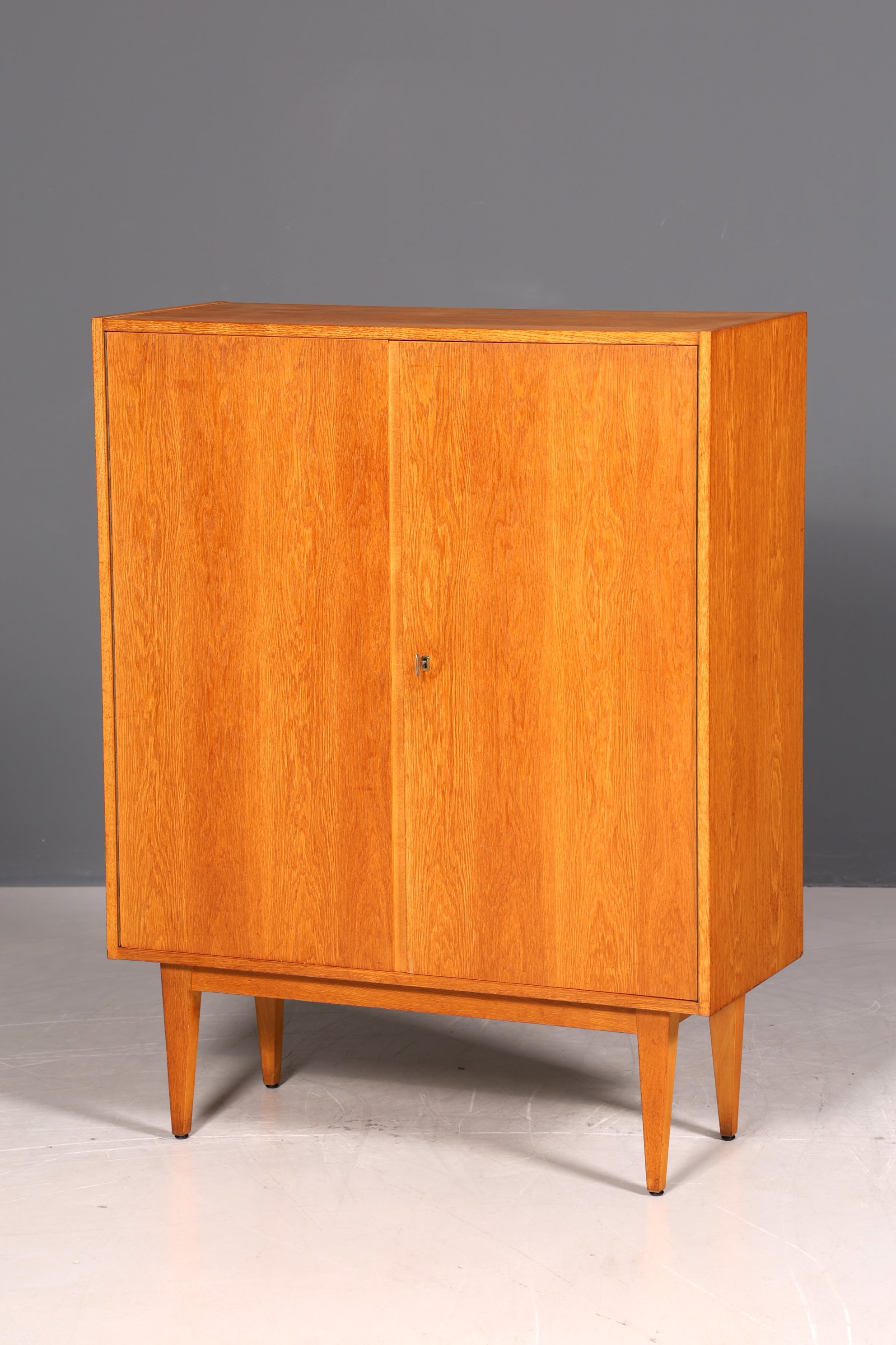 G572 Finish Wunderschöner Mid Century Schrank 60er Jahre Wäscheschrank Aktenschrank Kommode (Kopie 2)