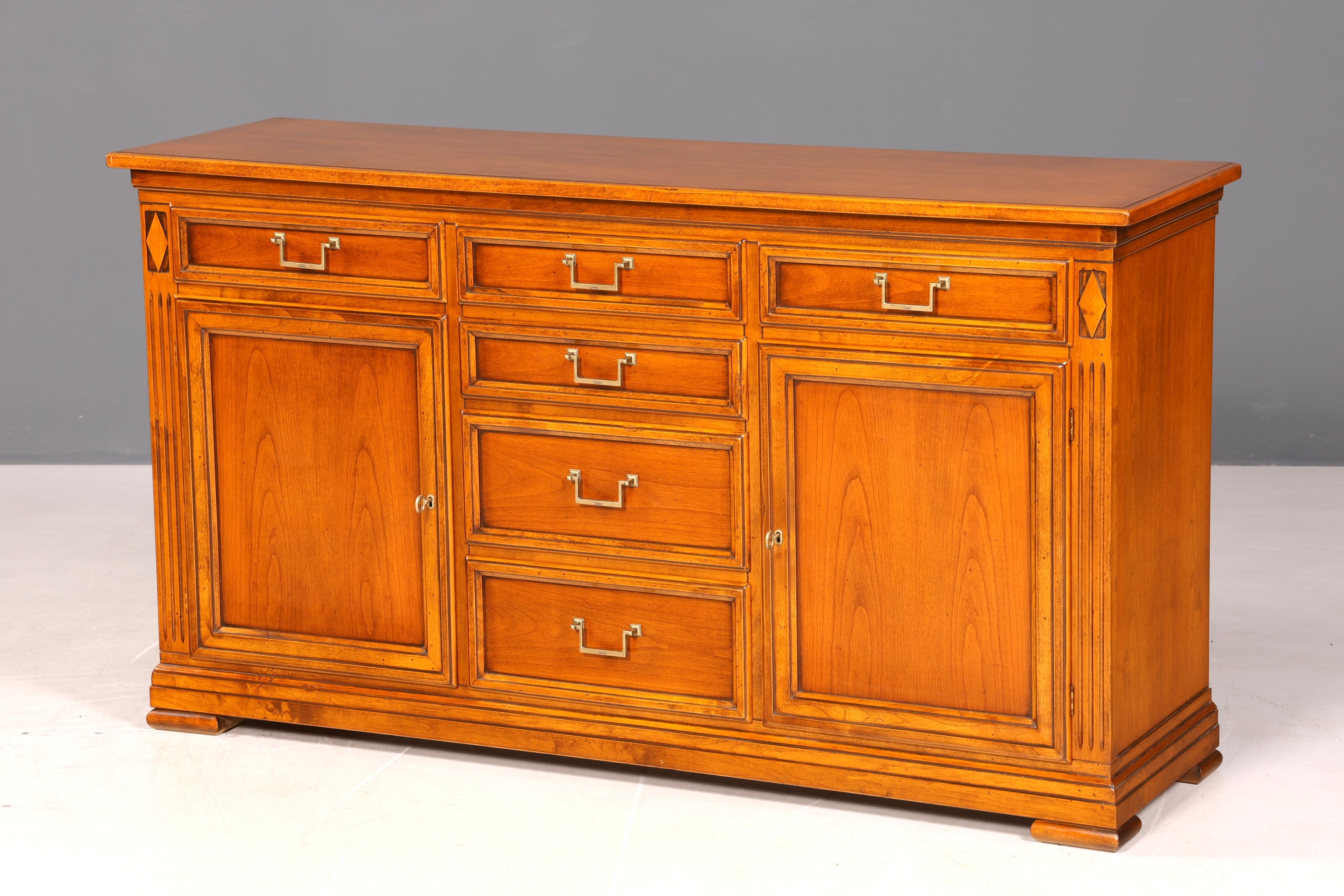 G748 Finish cm SELVA Wunderschönes Englisches Sideboard Eibe Schrank Antik Stil Buffetschrank Kommode (Kopie)