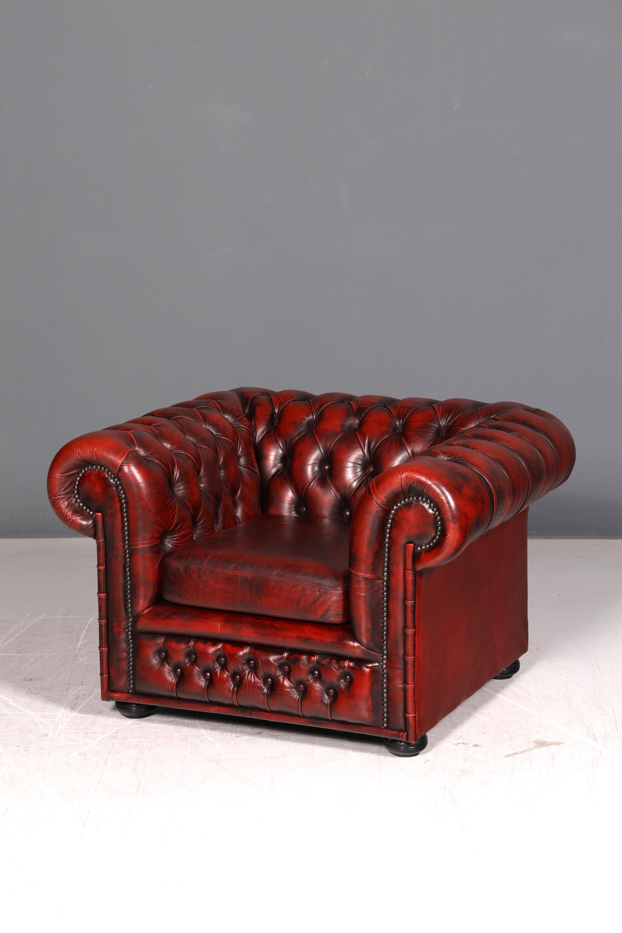 Stijlvolle originele Chesterfield fauteuil oxblood echt leer Engelse armstoel herenfauteuil antieke leren fauteuil