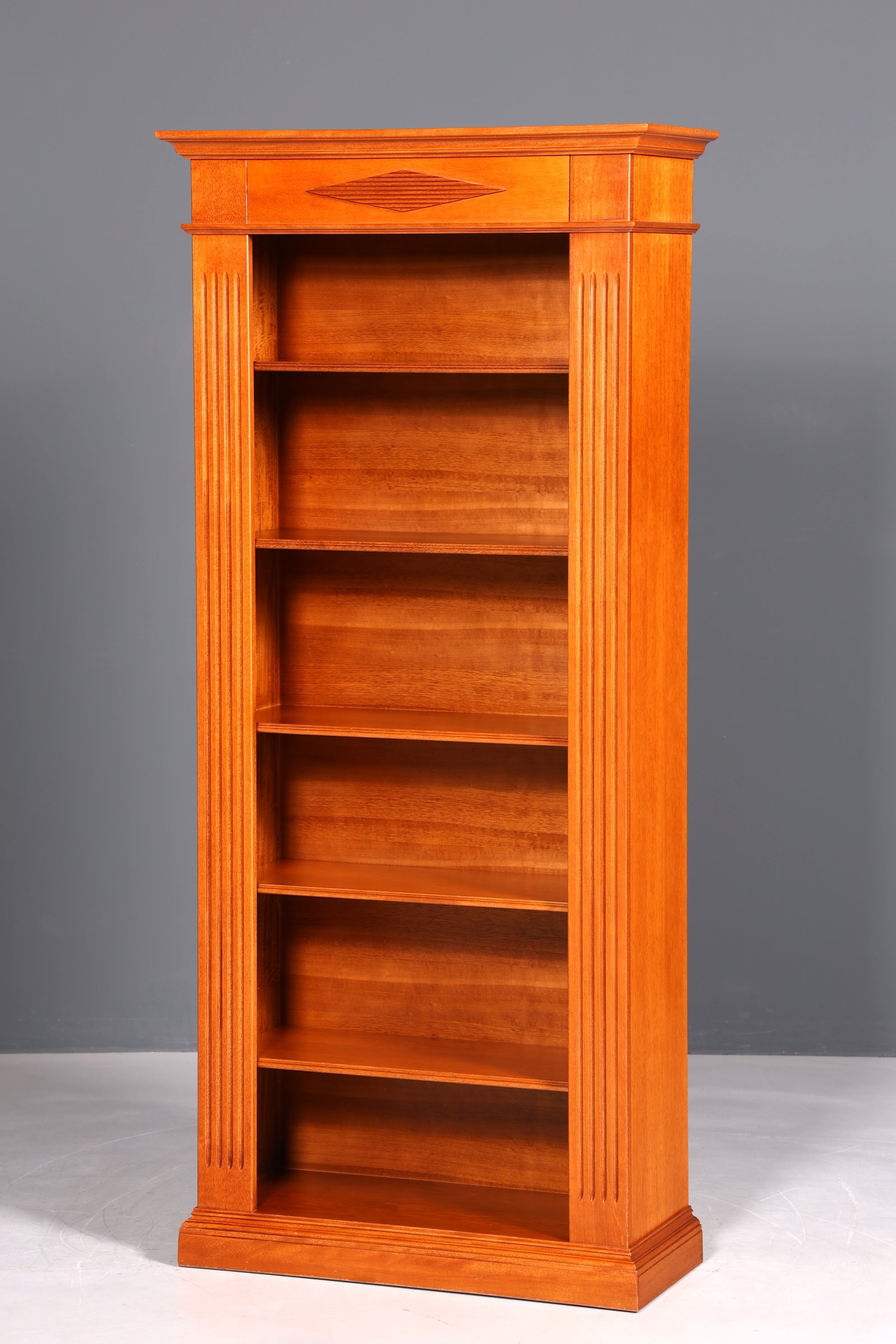 Beautiful English-style bookcase, cherry wood, antique 1960s cabinet