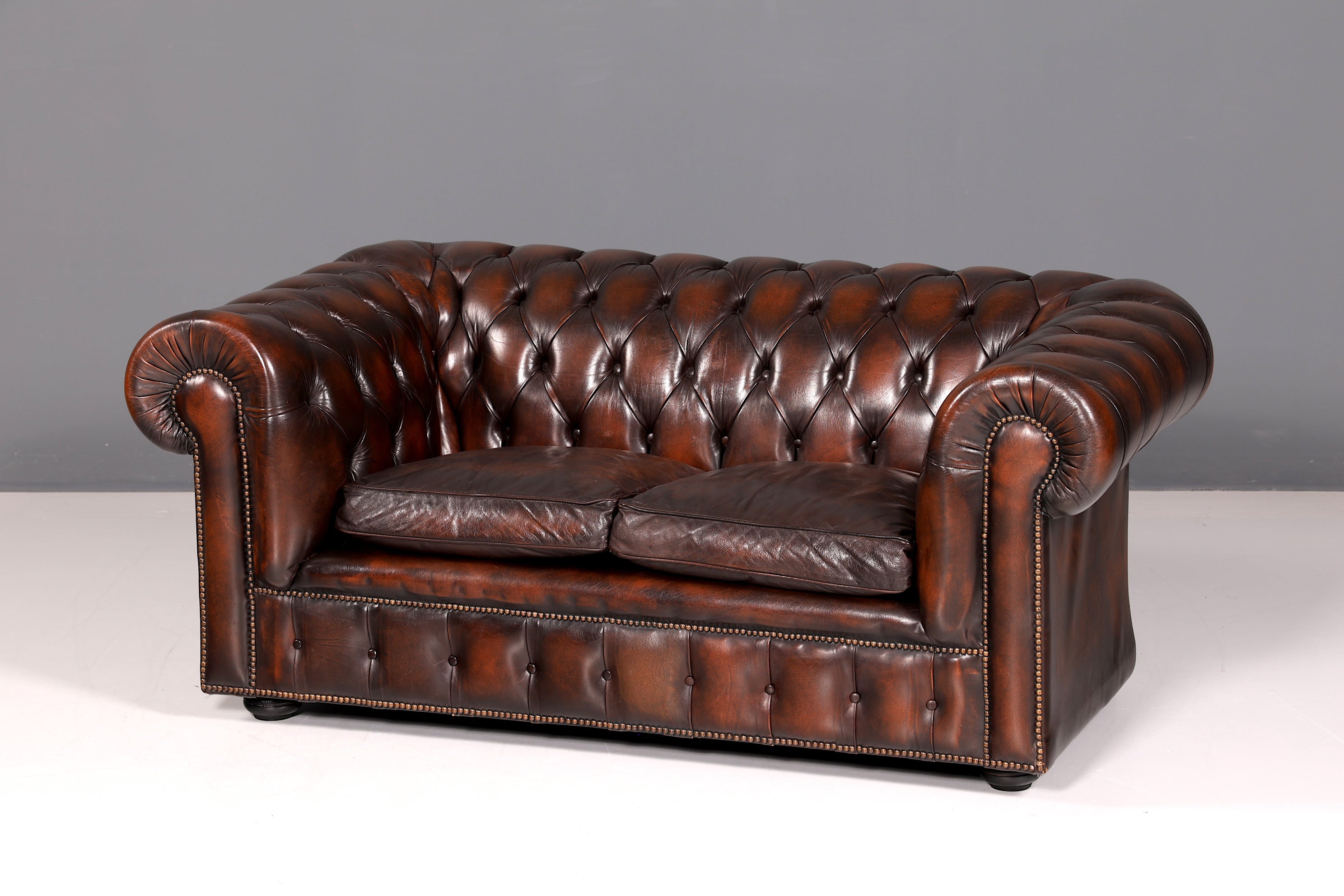 Wunderschönes Original Chesterfield Sofa 2-Sitzer Couch Echt Leder Englisch Polstersofa