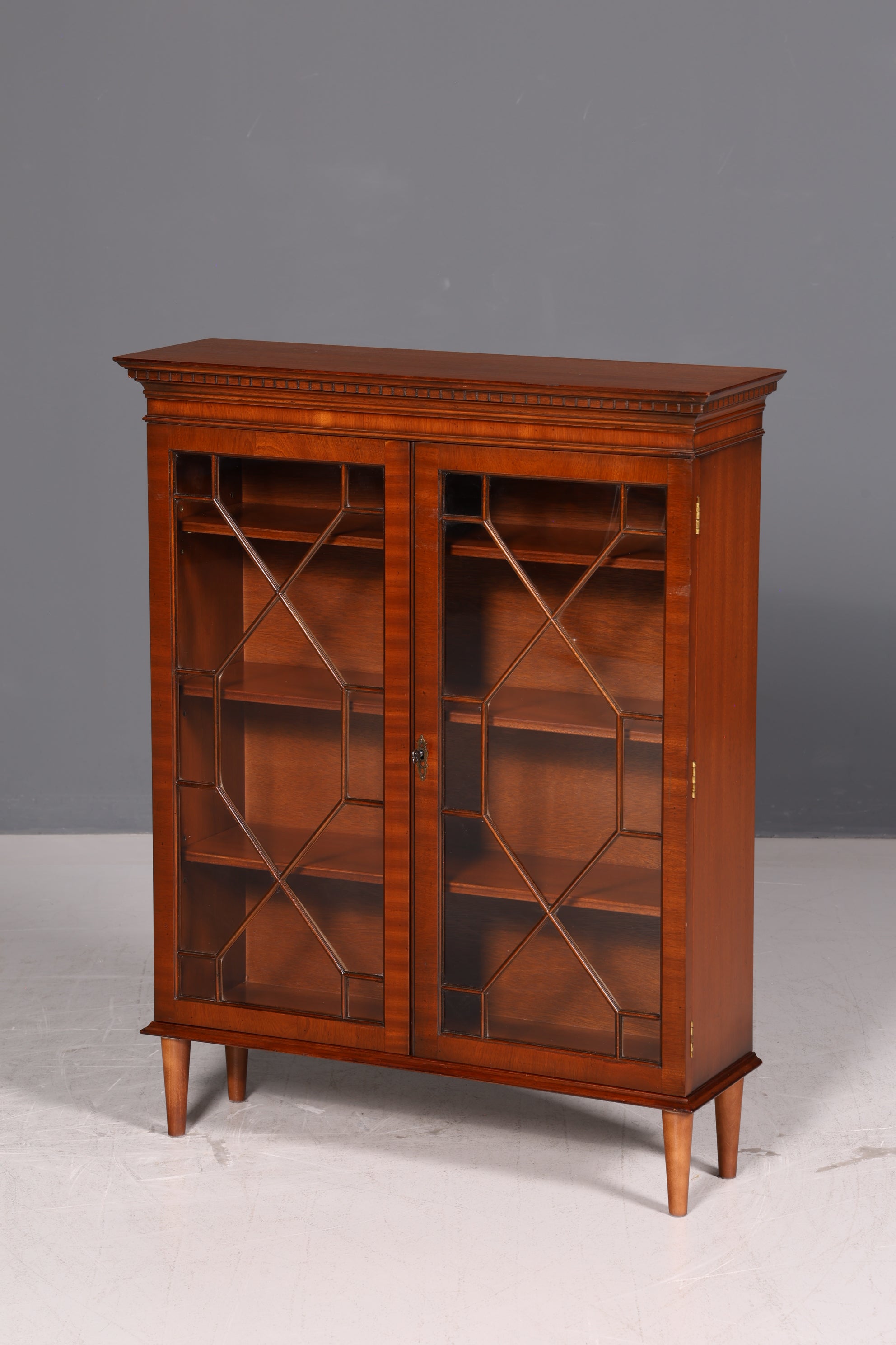 Traumhafte Englische Vitrine Mahagoni Bücherschrank Antik 60s Glasvitrine Vitrinenschrank Vintage