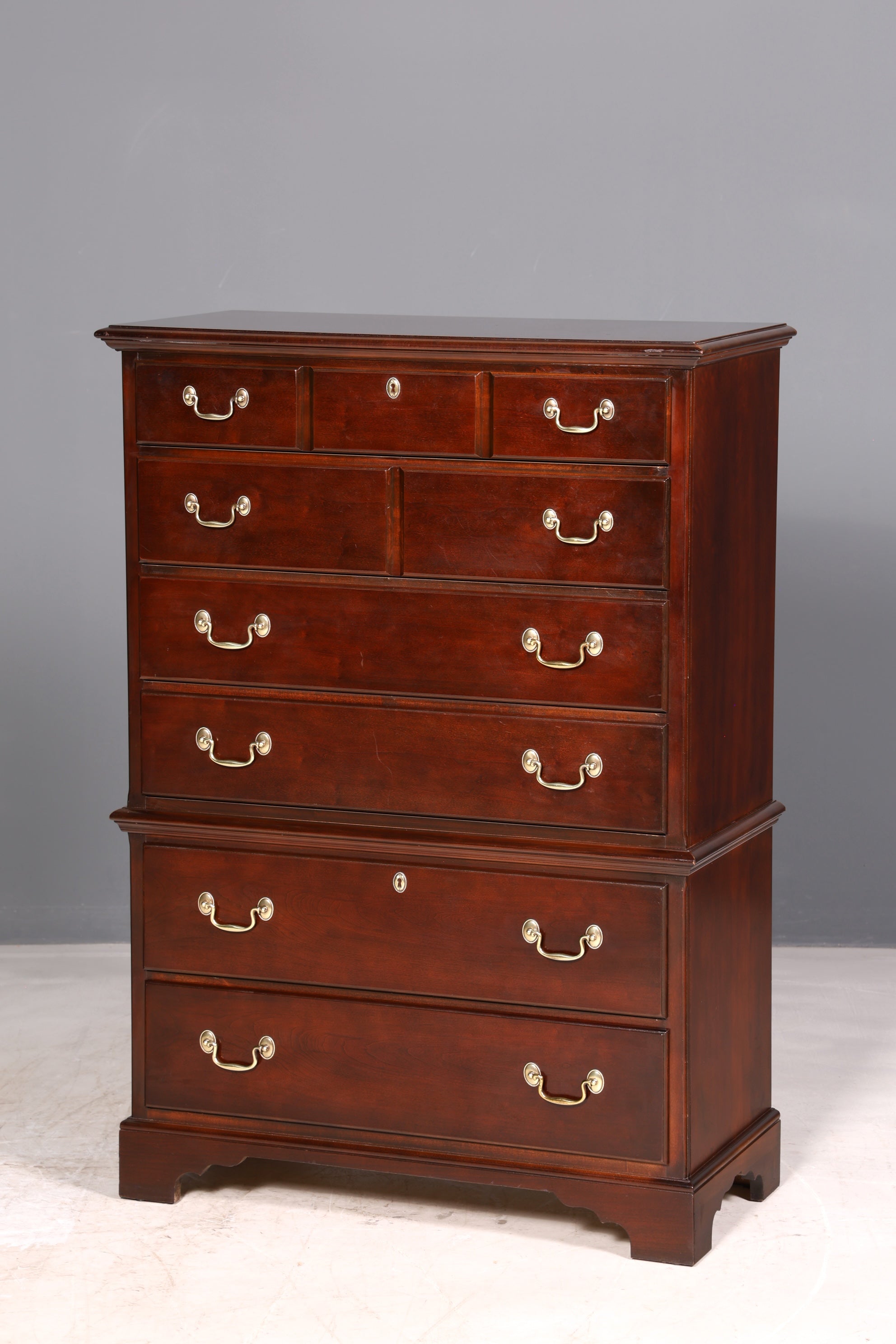 Elegante Drexel Heritage vertiko-ladekast in antieke Amerikaanse stijl, ladekast met laden, chiffonnière, linnenkast