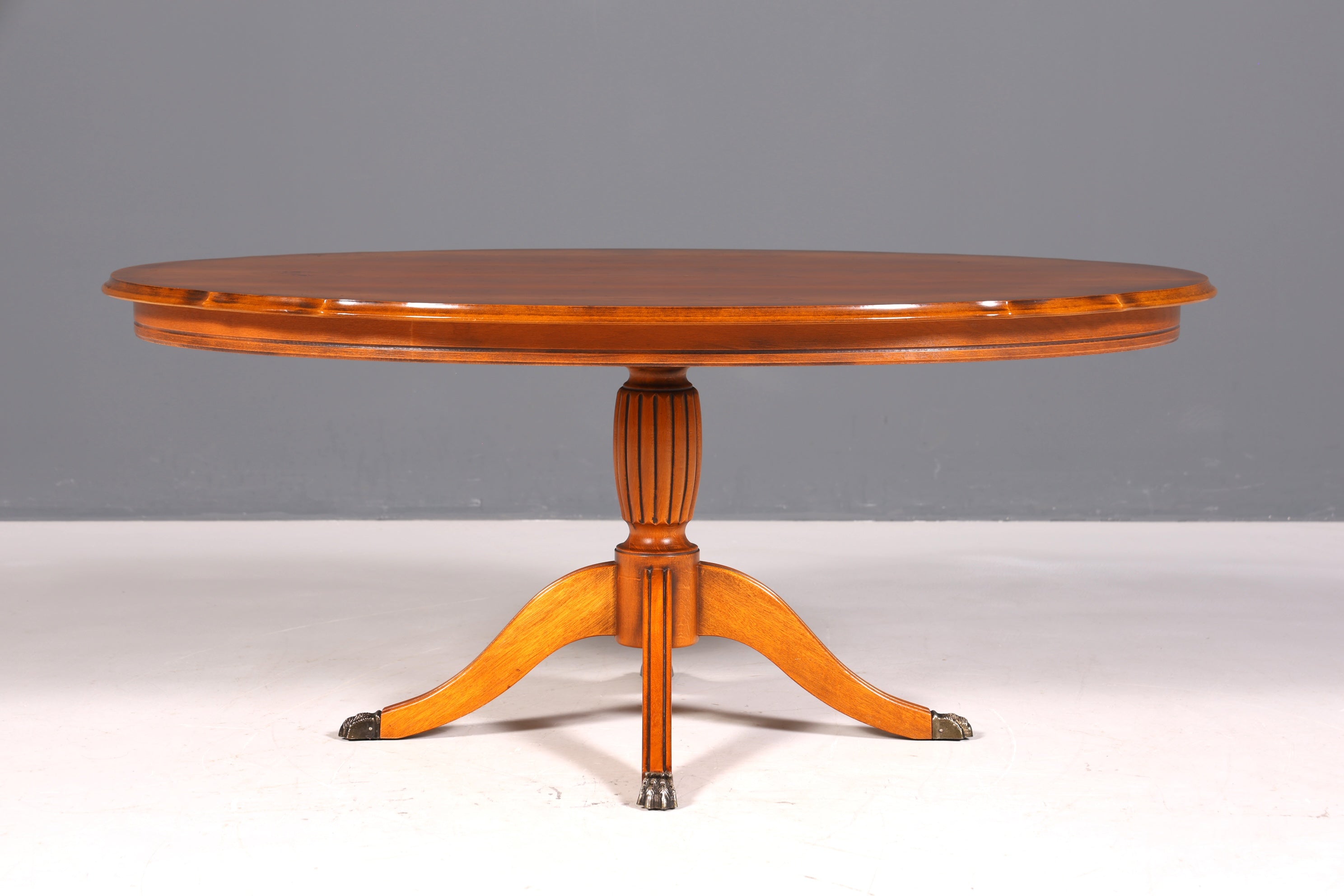 Beautiful English coffee table, antique style, yew wood, side table, Regency style