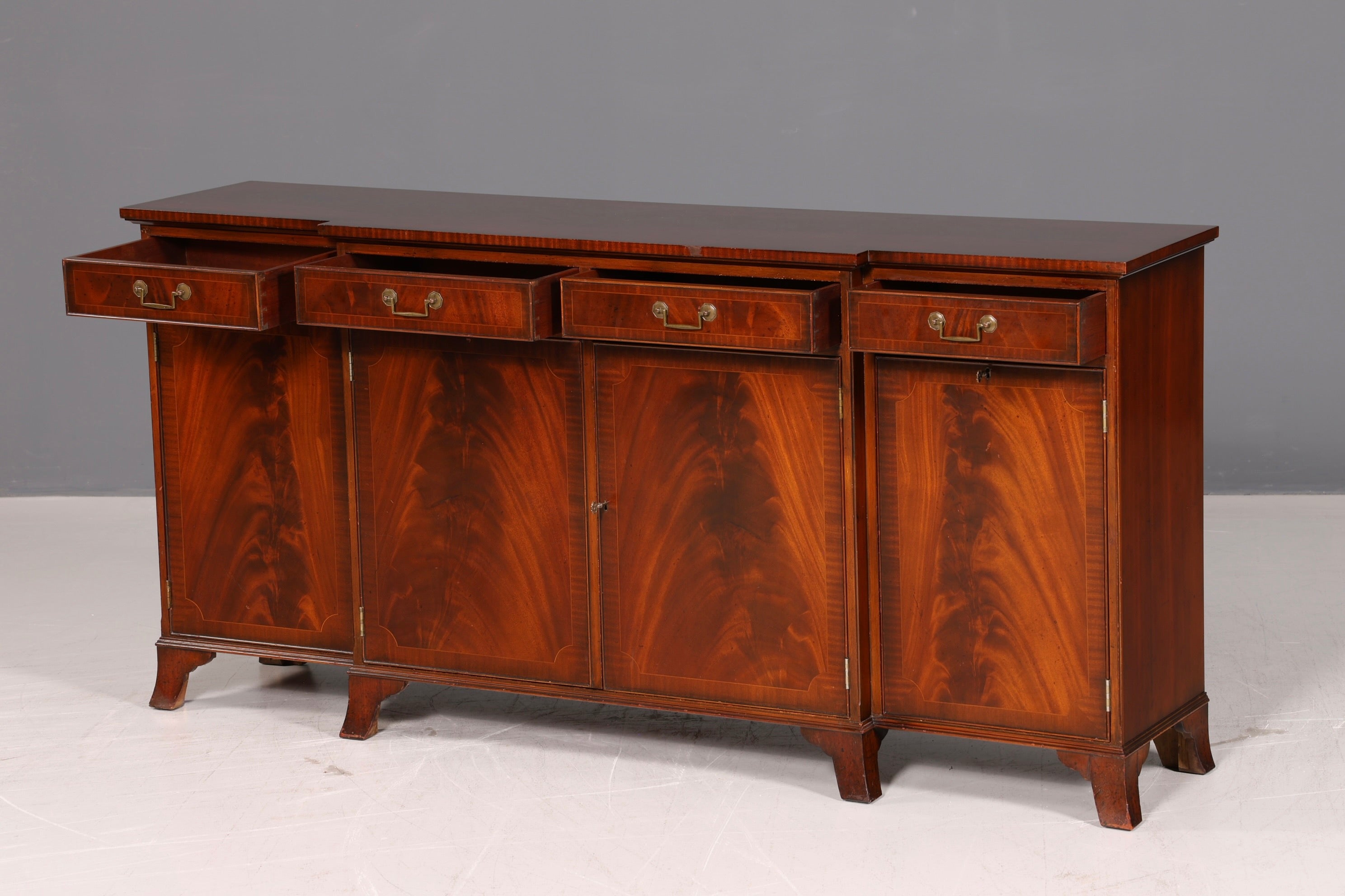Wunderschönes Englisches Sideboard Mahagoni Schrank Antik Stil 60er Buffetschrank Kommode Anrichte Vintage