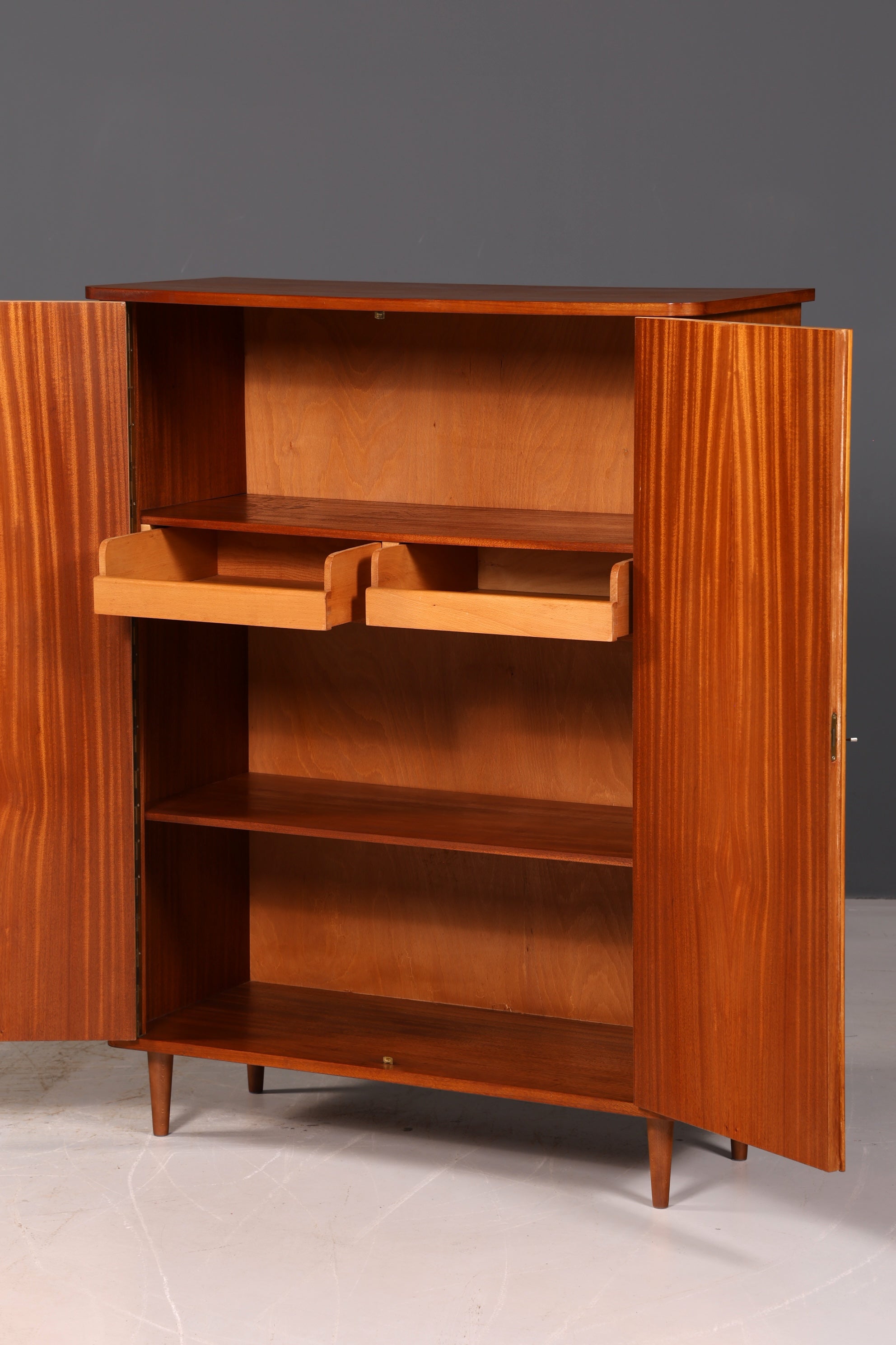 Wunderschöner Mid Century Schrank 60er Jahre Wäscheschrank Aktenschrank Kommode Vertiko Highboard Vintage