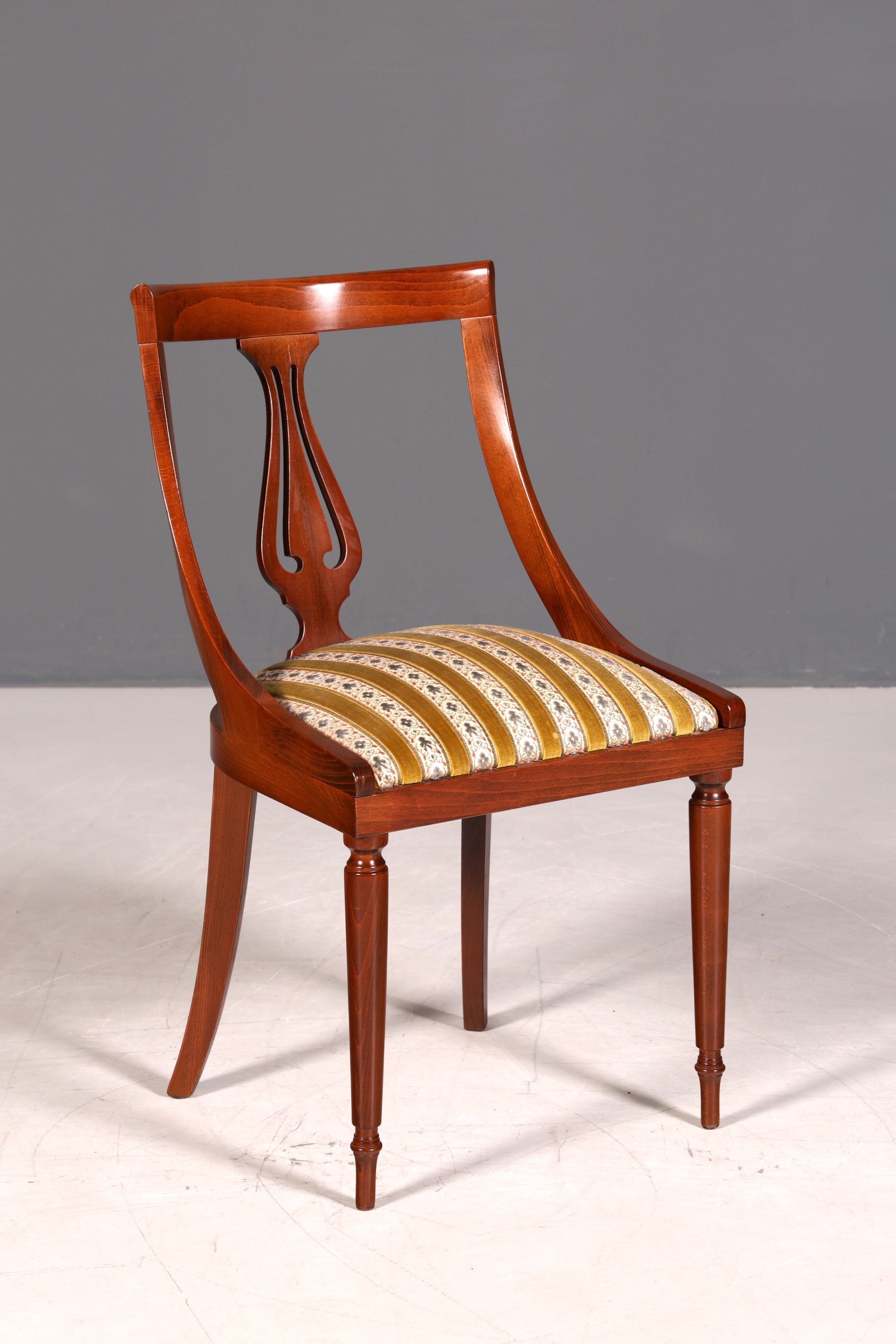 Wunderschöner Englischer Stuhl UK Küchenstuhl Antik Stil Sekretär Stuhl Polsterstuhl