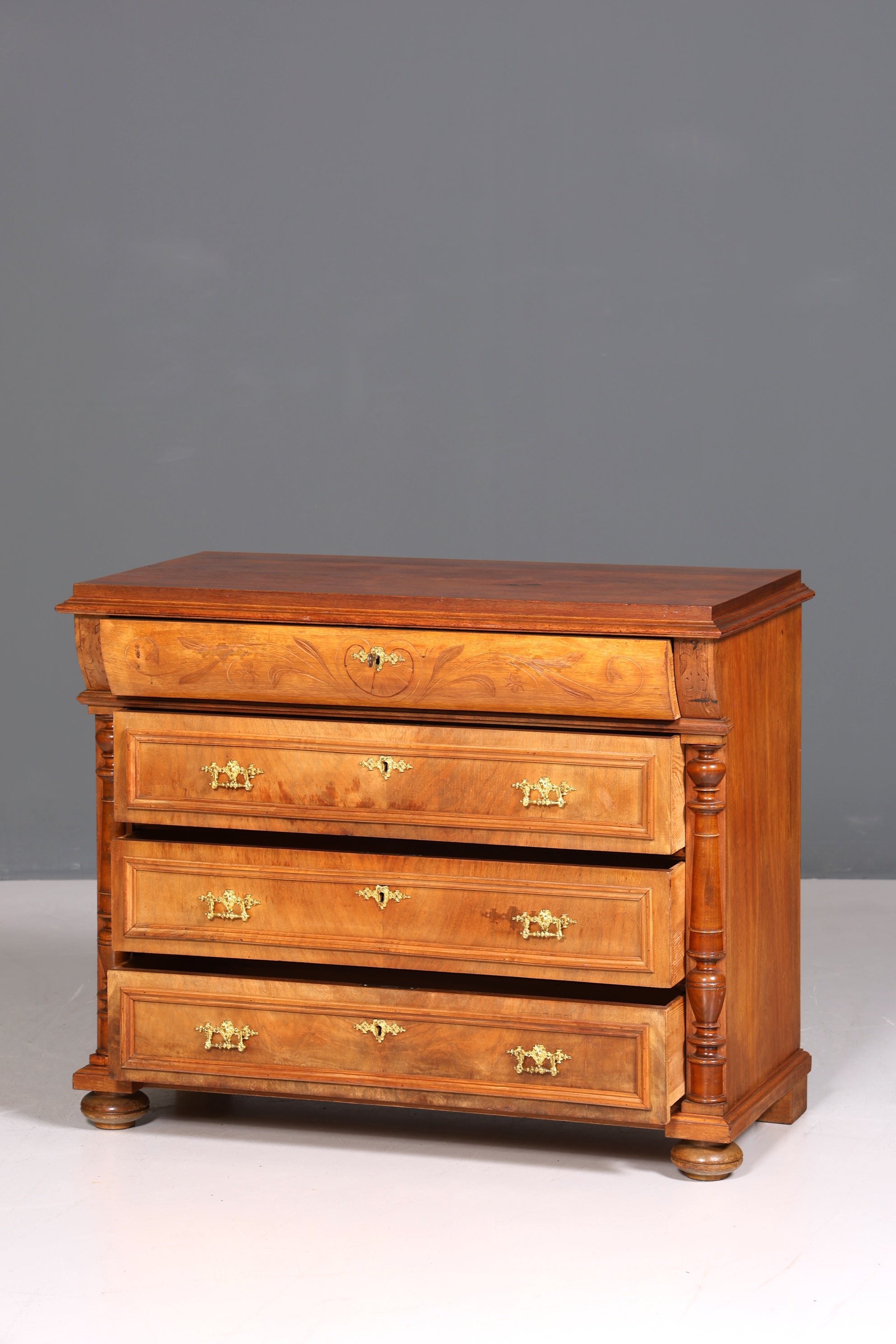 Stylish Gründerzeit (late 19th-century) chest of drawers, Louis Philippe style, walnut sideboard, circa 1880