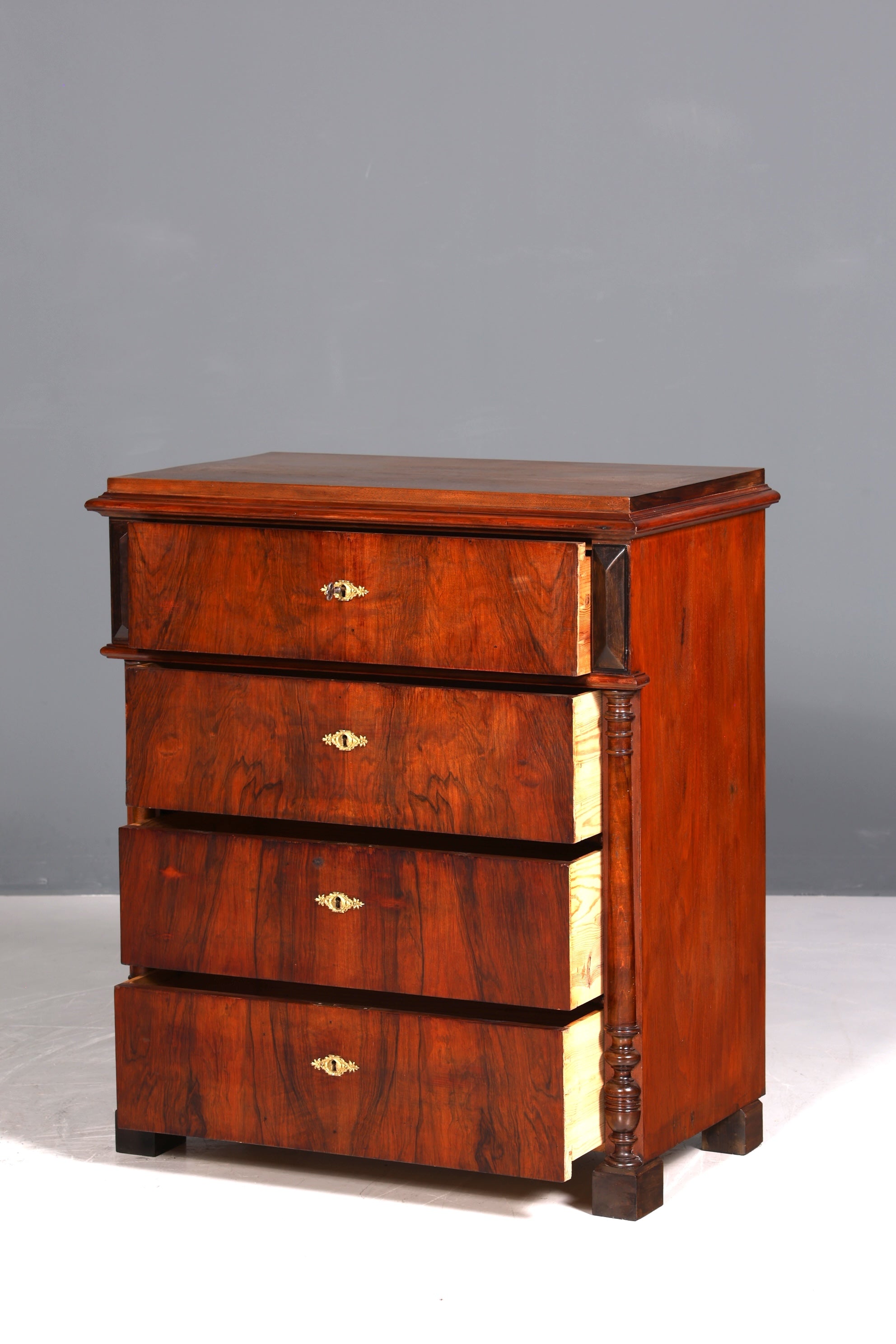 Elegant Gründerzeit (late 19th-century) Louis Philippe chest of drawers, sideboard, circa 1880.