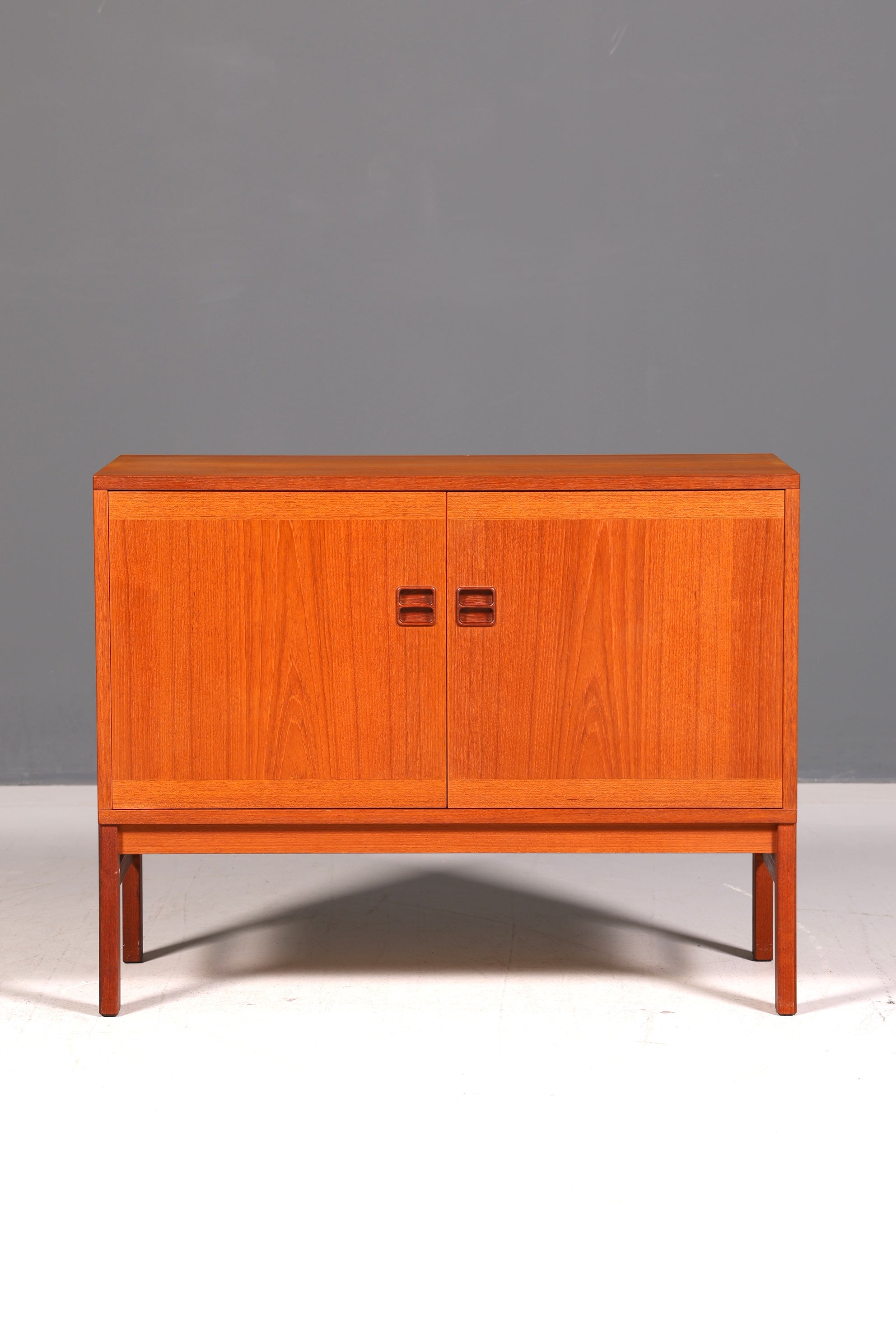 Edle Mid Century Kommode Vintage Schrank Retro Flurkommode 60s Sideboard Regal Designklassiker Holz