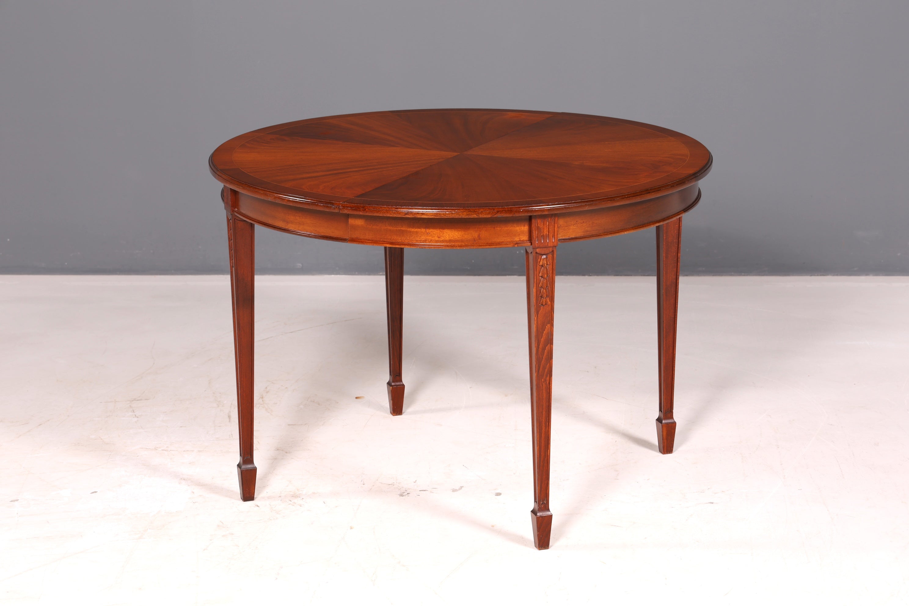 Prachtige Engelse tafel, uitschuifbare eettafel van mahonie, antiek, jaren 60, keukentafel, ovaal