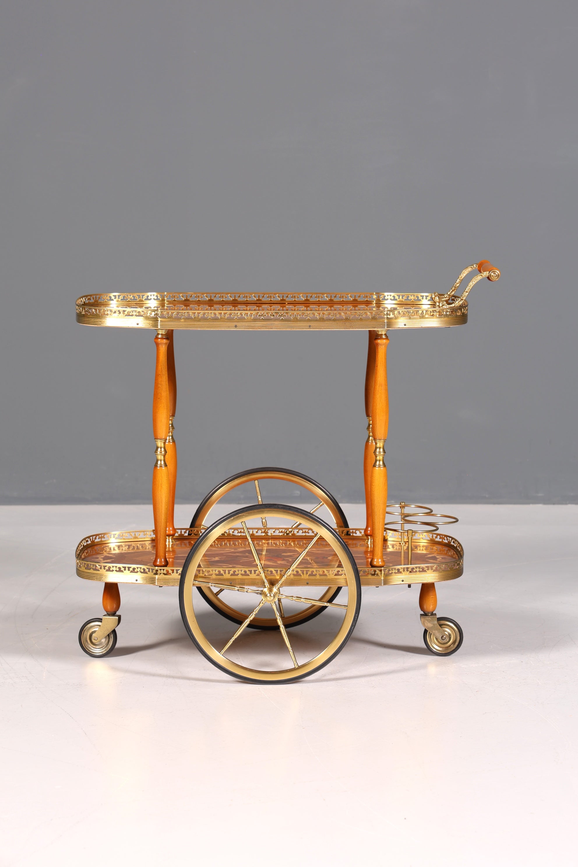 Traumhafter Servierwagen im Barock Stil Bar Wagen mit Intarsien Klapp Teewagen