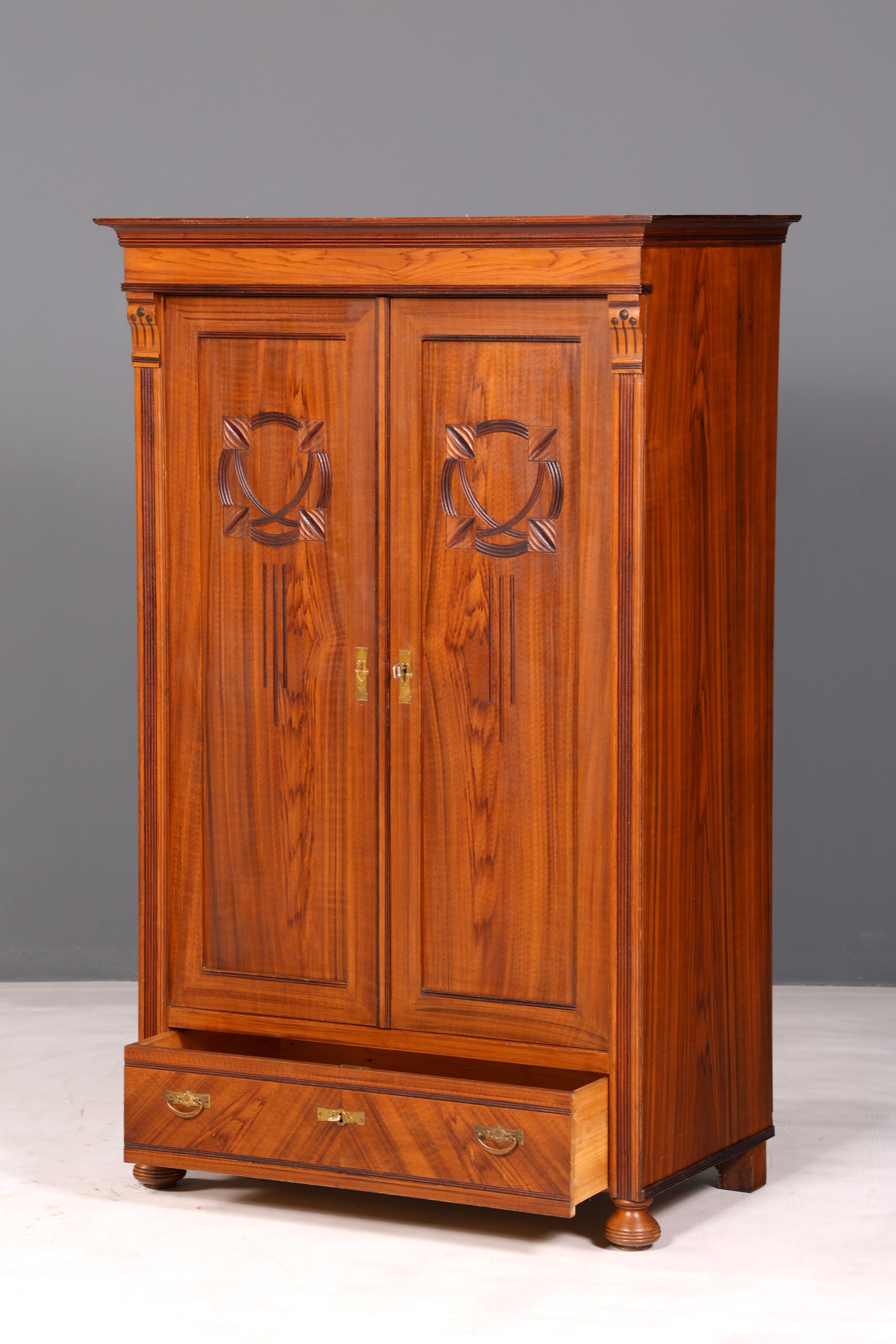 Prachtige antieke Jugendstil-kast uit circa 1880, eiken, kledingkast, hal kast, linnenkast, massief hout