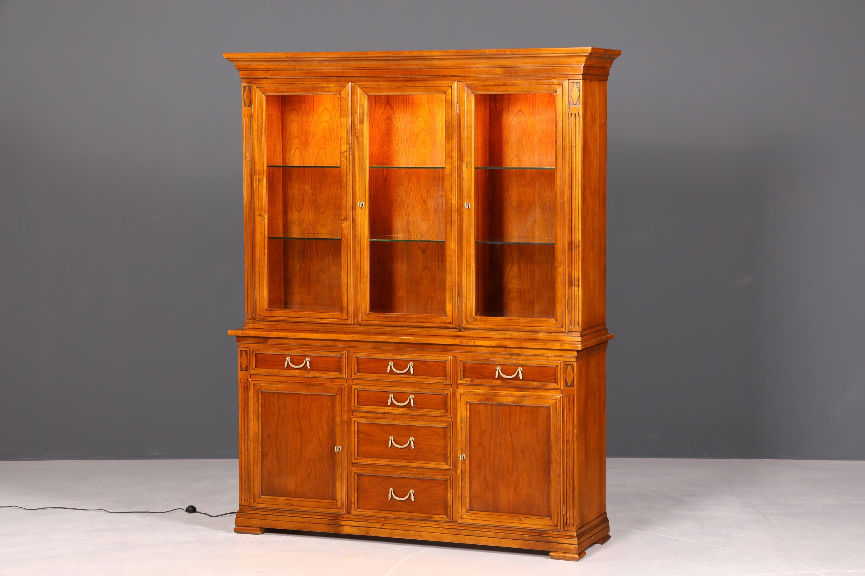 Traumhafte Original Selva Vitrine Antik Stil massiv Holz Buffet Villa Borghese Schrank Bibliothek