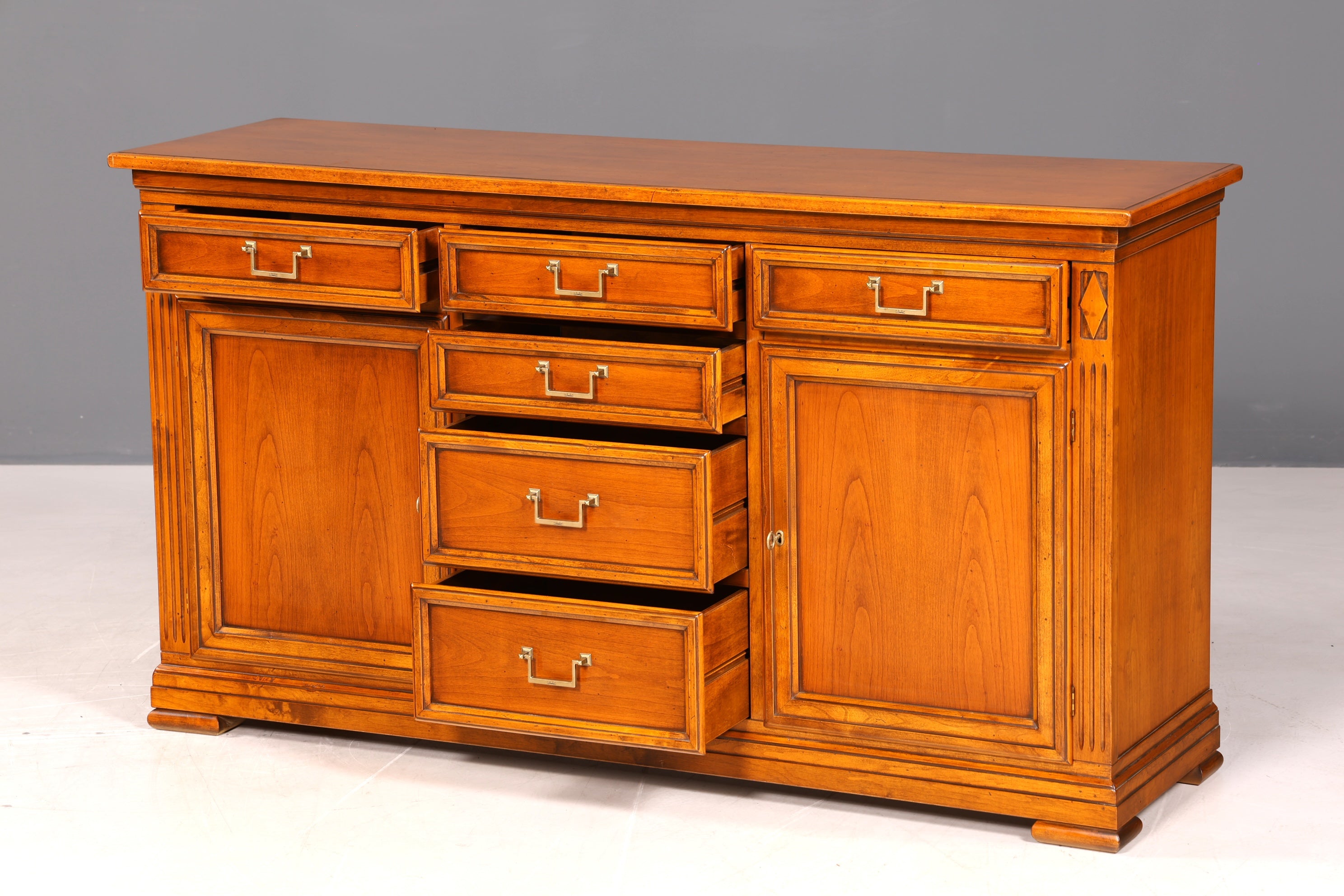 G748 Finish cm SELVA Wunderschönes Englisches Sideboard Eibe Schrank Antik Stil Buffetschrank Kommode (Kopie)
