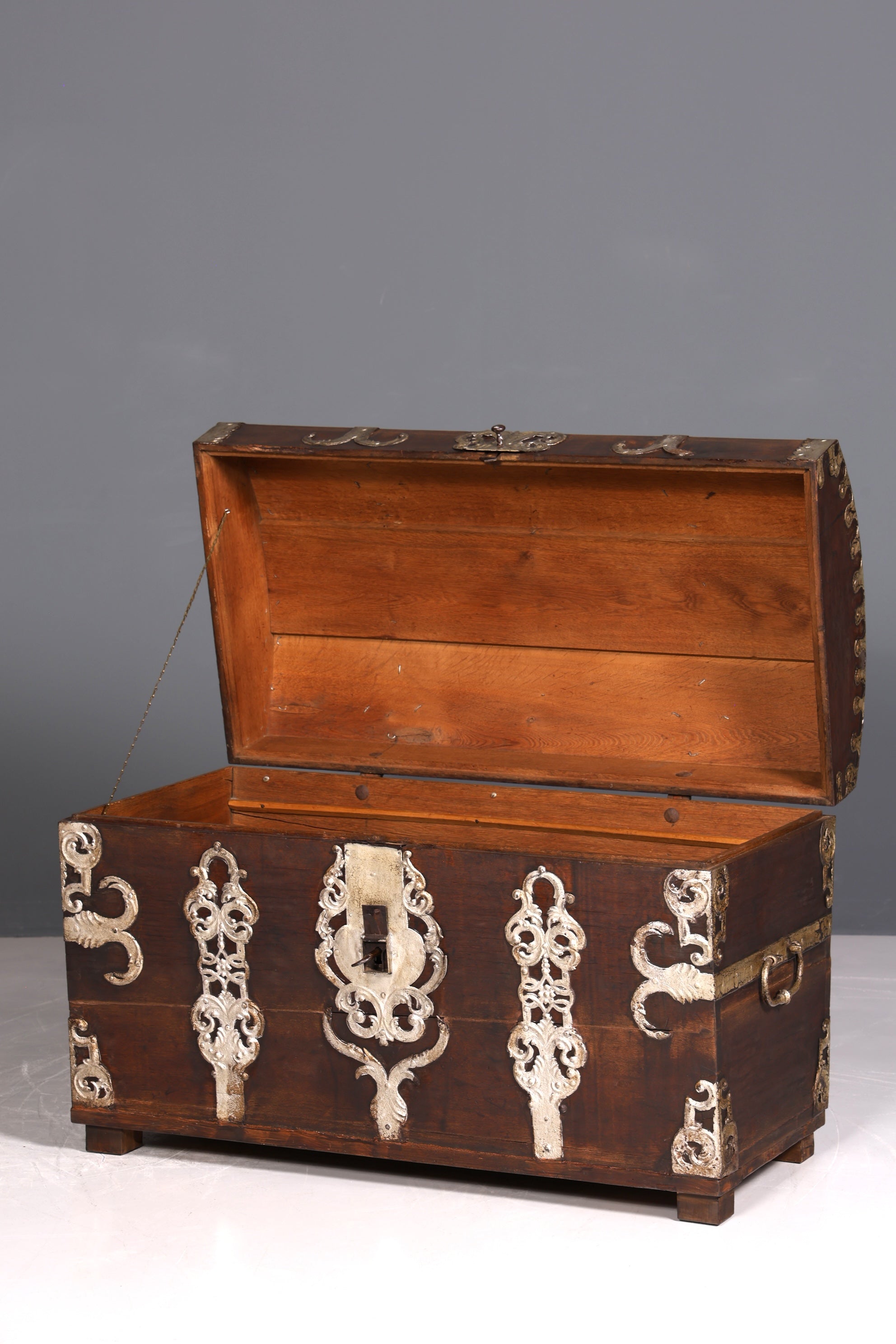 Magnificent original Baroque chest circa 1758, linen chest, solid oak wood, dowry chest, antique box