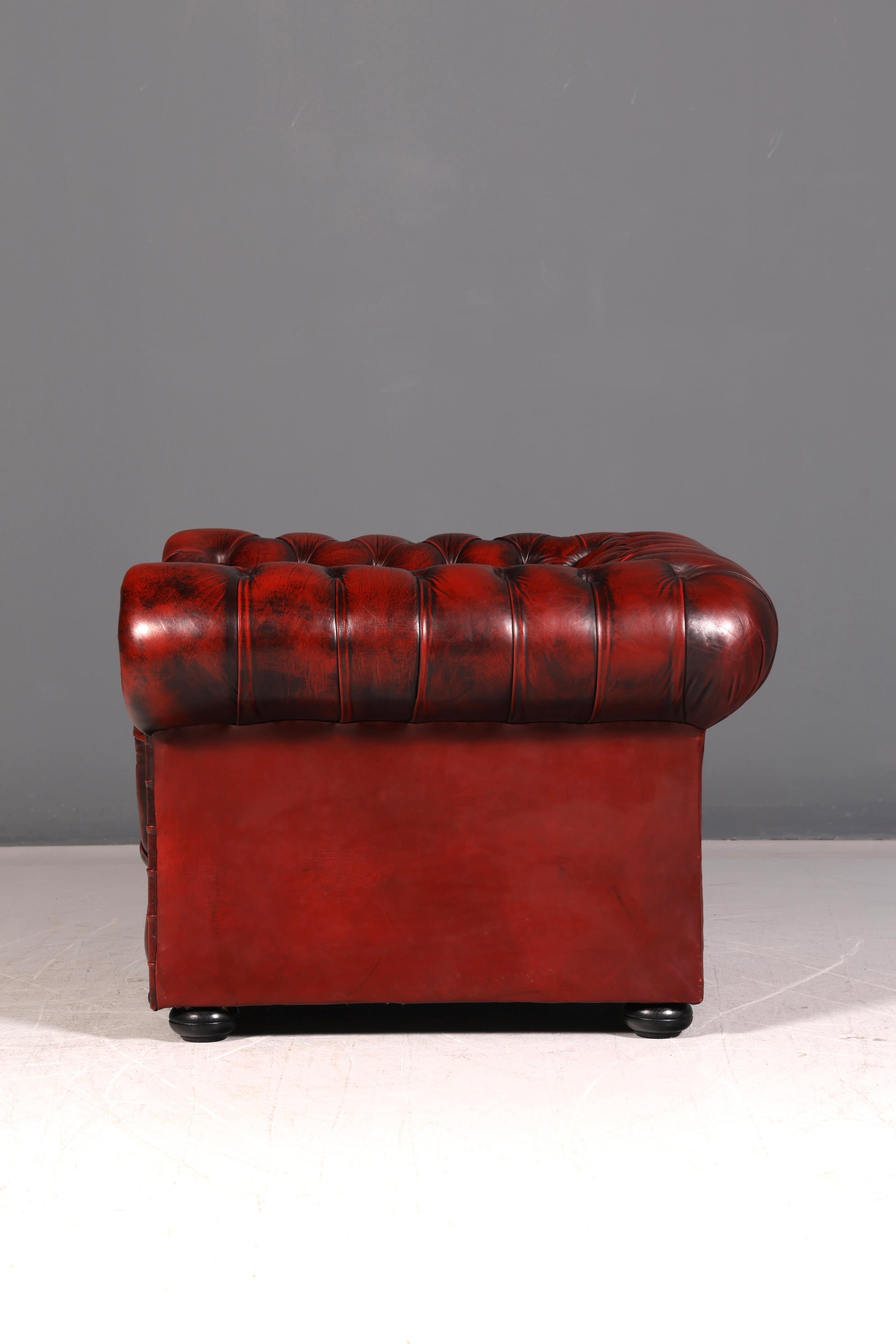 Stijlvolle originele Chesterfield fauteuil oxblood echt leer Engelse armstoel herenfauteuil antieke leren fauteuil