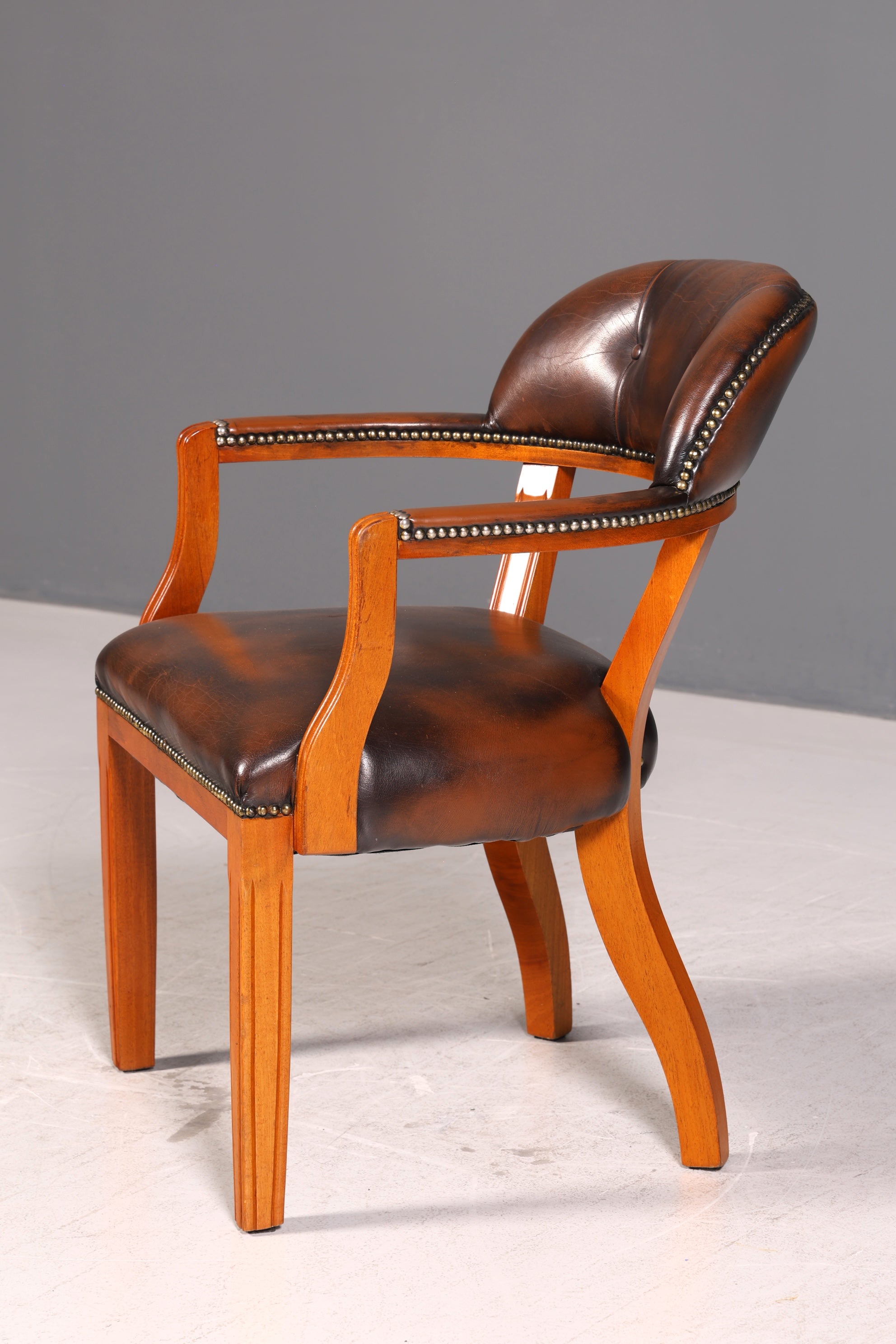 Wunderschöner Chesterfield Armlehnstuhl Braun Echt Leder Englisch Bürostuhl Schreibtischstuhl Sekretär Stuhl Court Chair 2 von 4