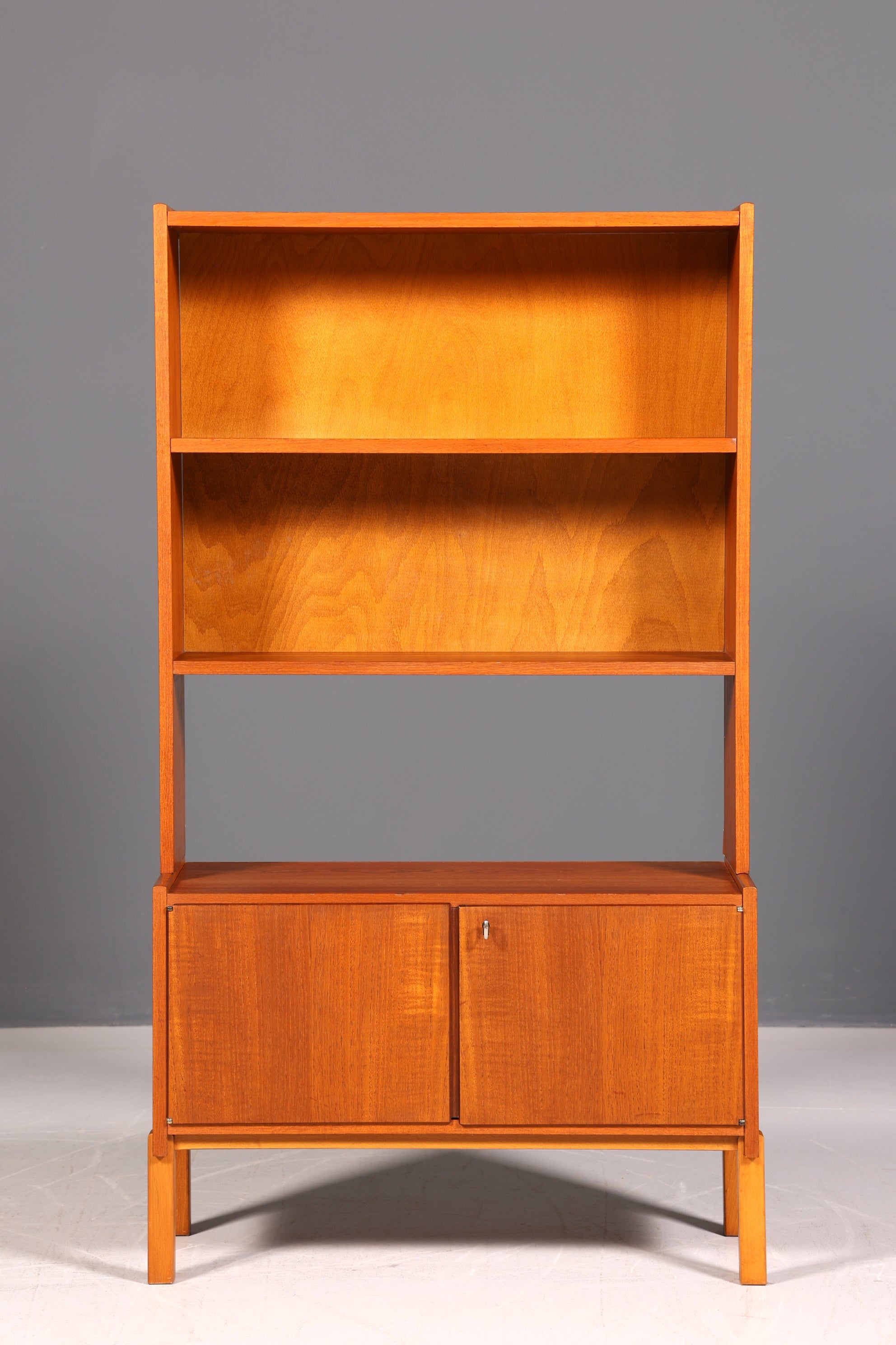 Schlichtes Mid Century Regal Danish Design Bücherregal Retro Schrank Kommode 60s Designklassiker