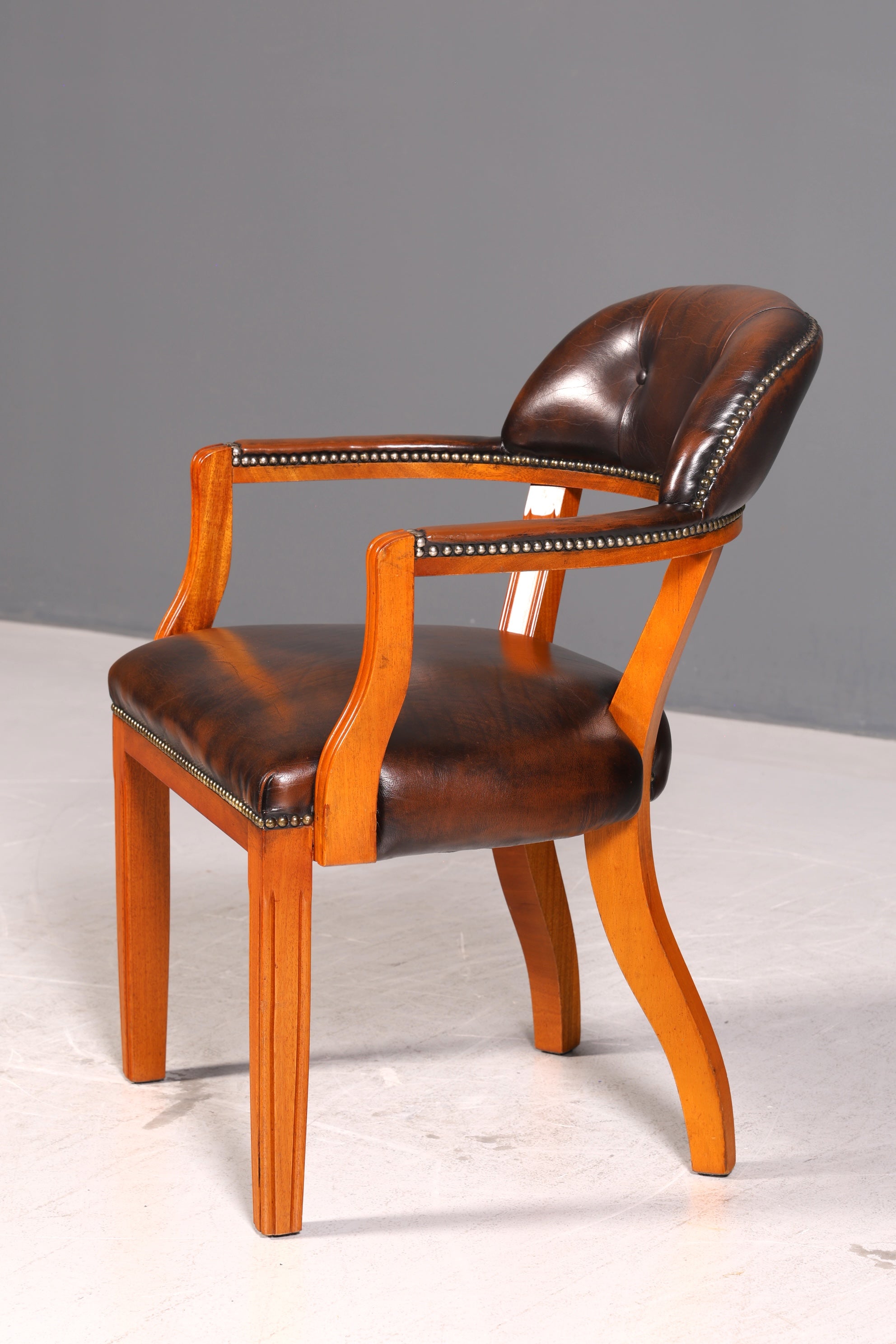 Wunderschöner Chesterfield Armlehnstuhl Braun Echt Leder Englisch Bürostuhl Schreibtischstuhl Sekretär Stuhl Court Chair 3 von 4