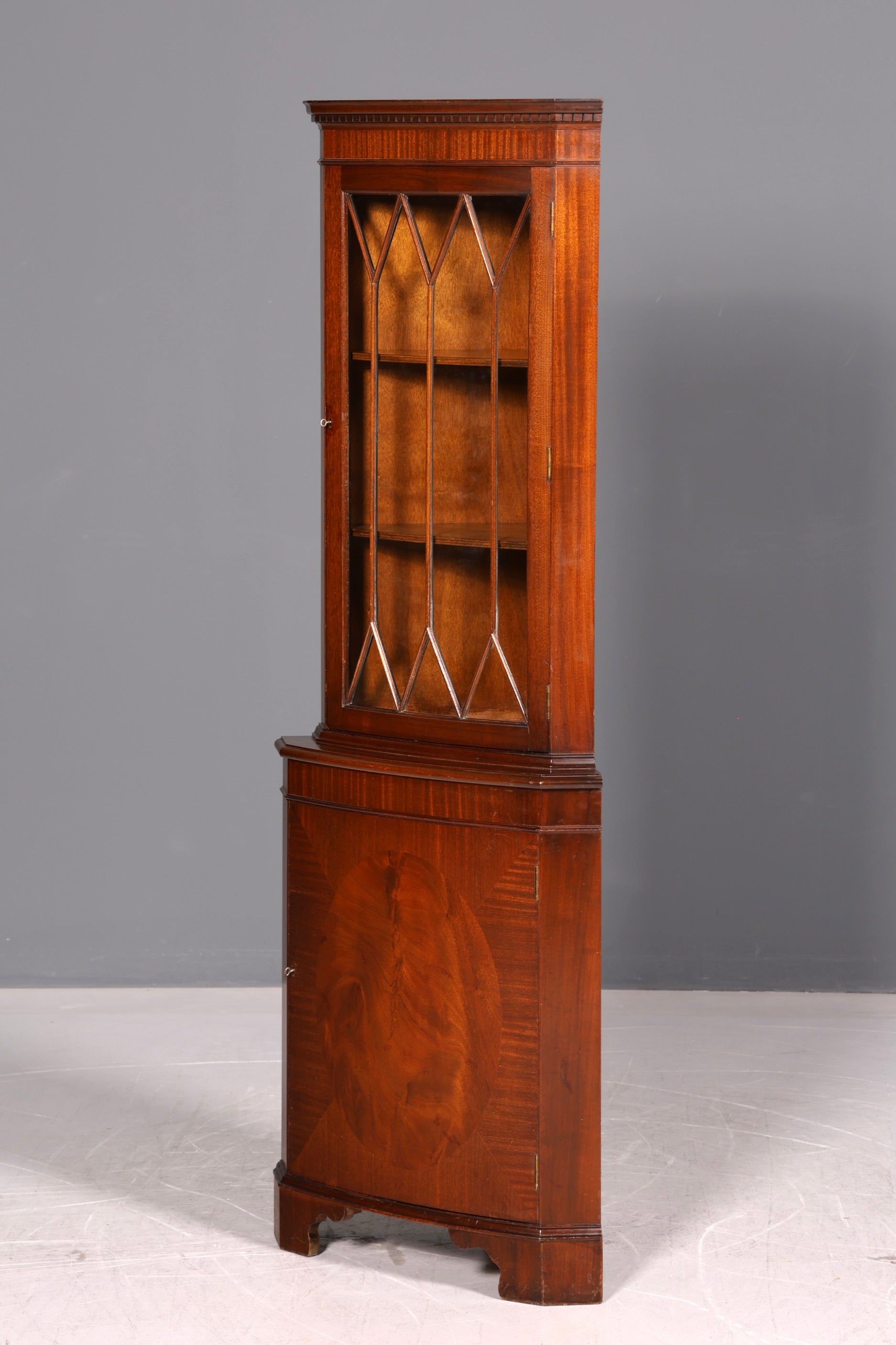 Wunderschöne Englische Eckvitrine Mahagoni 60er Echt Holz Schrank Eckschrank Glasvitrine Vitrine Vintage
