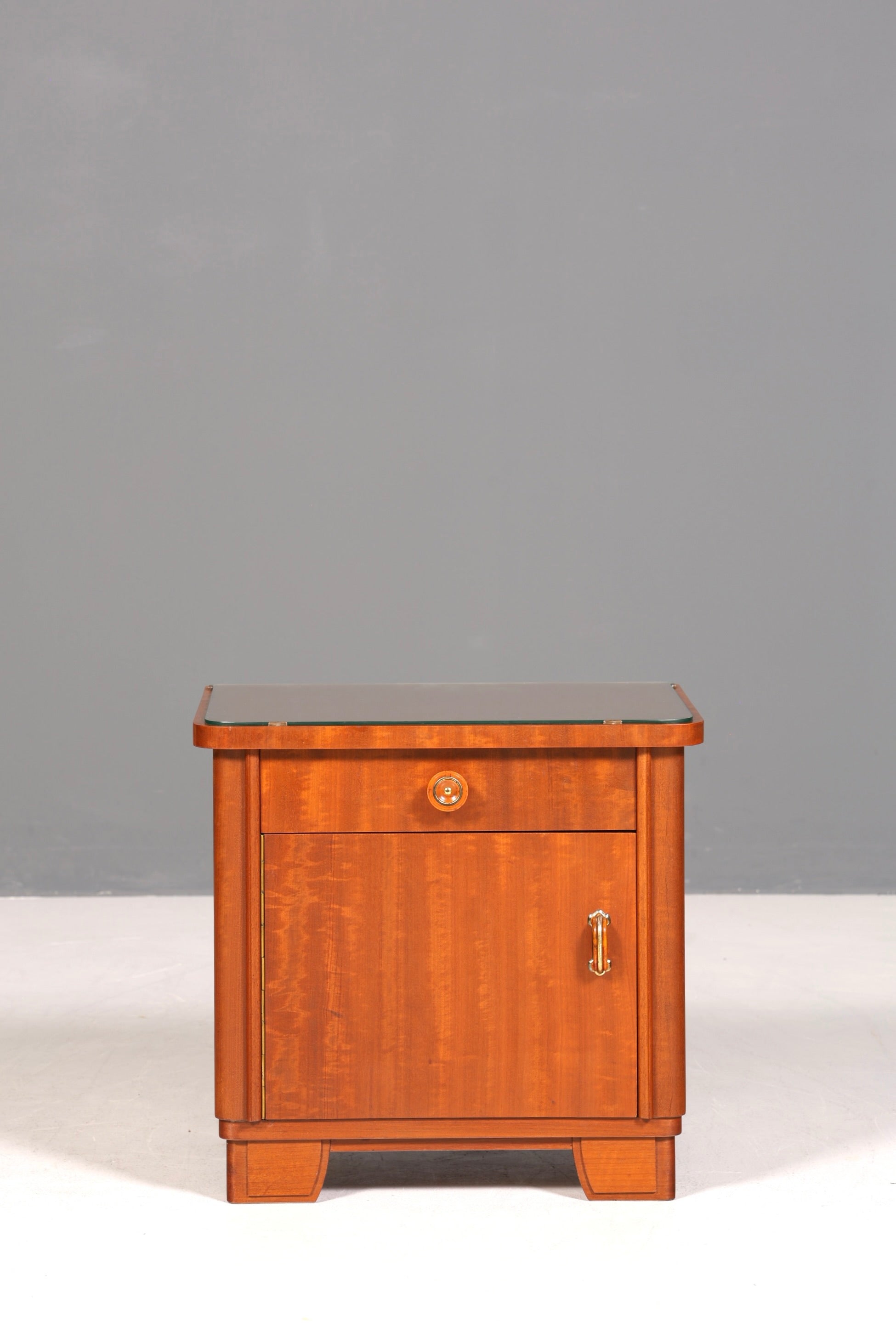 Schlichte Mid Century Kommode Vintage Klappschränkchen Danish Design Nachttisch 2 von 2