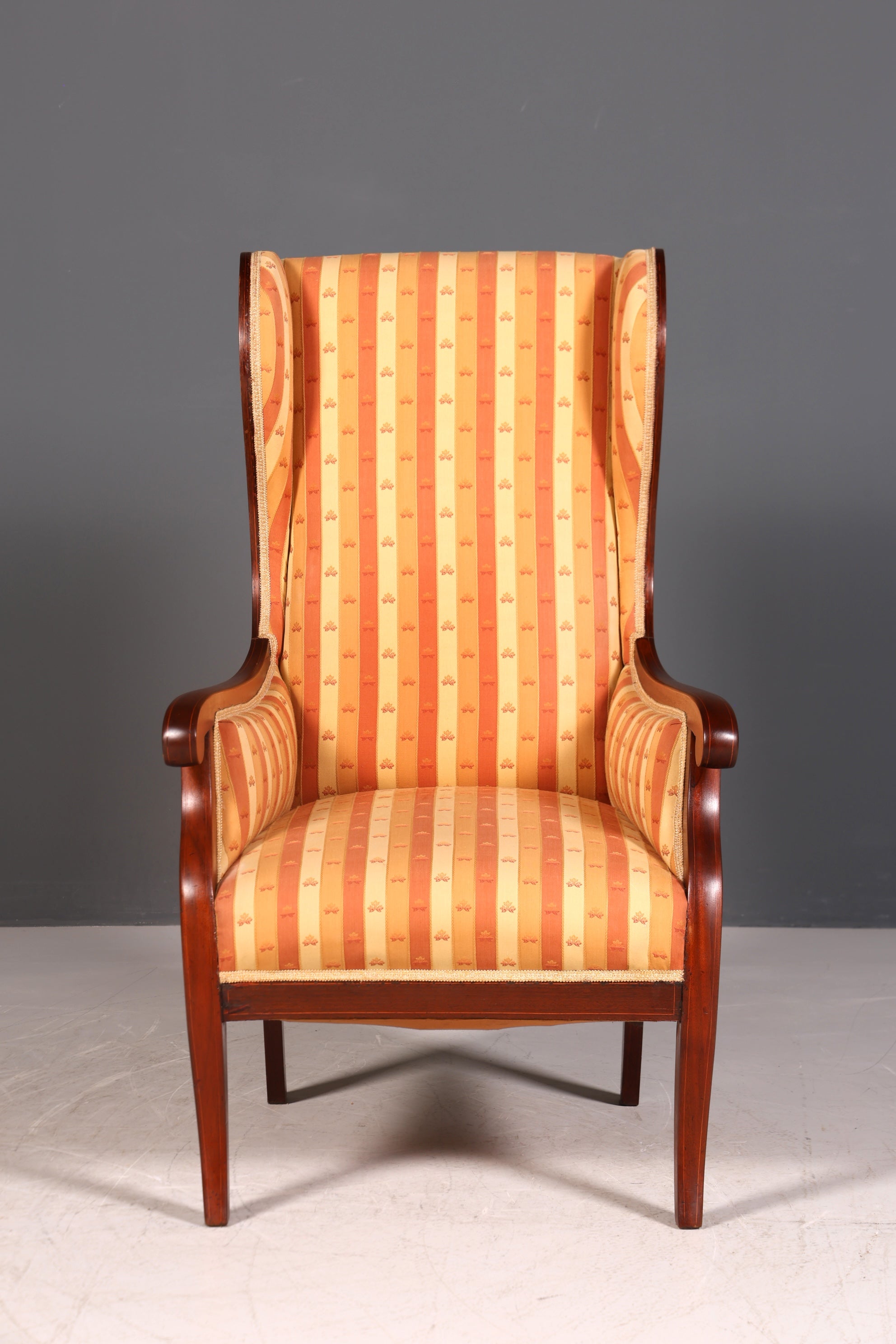 G013 Finish Ohrenbackensessel Biedermeier Englisch