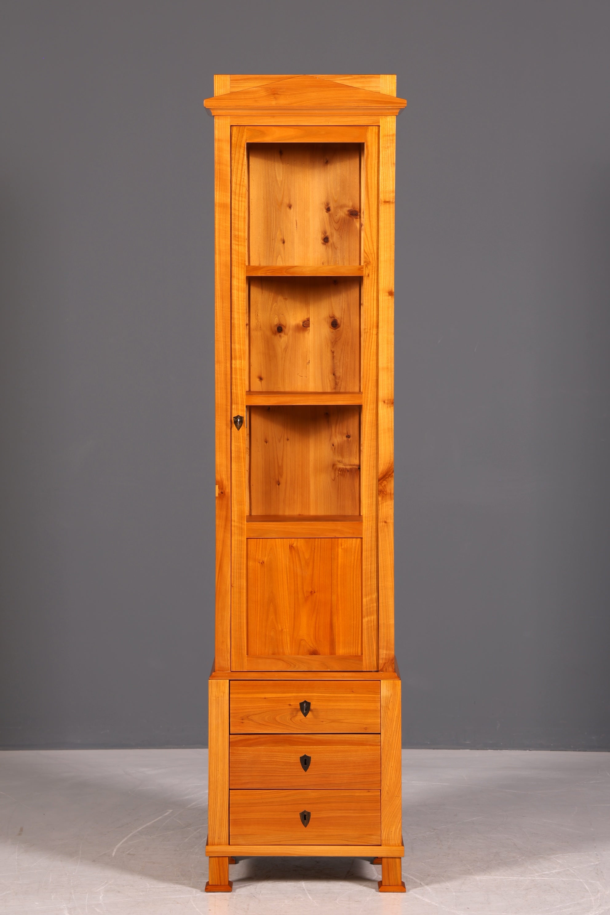 G077 Finish Antik04 falsche Beschreibung - (Biedermeier Vitrine- preis muss ich noch recherchieren)