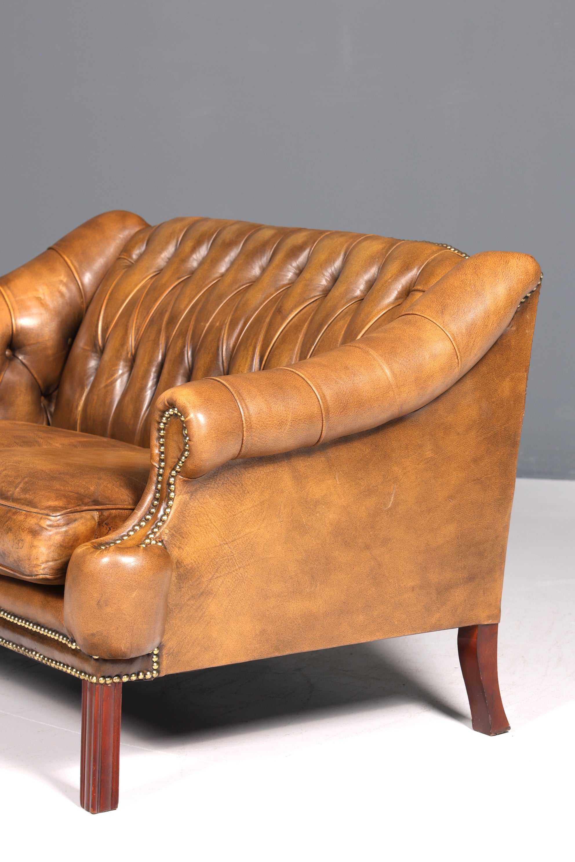 Wunderschönes seltenes Original Chesterfield Sofa 2-Sitzer Couch England Polstersofa