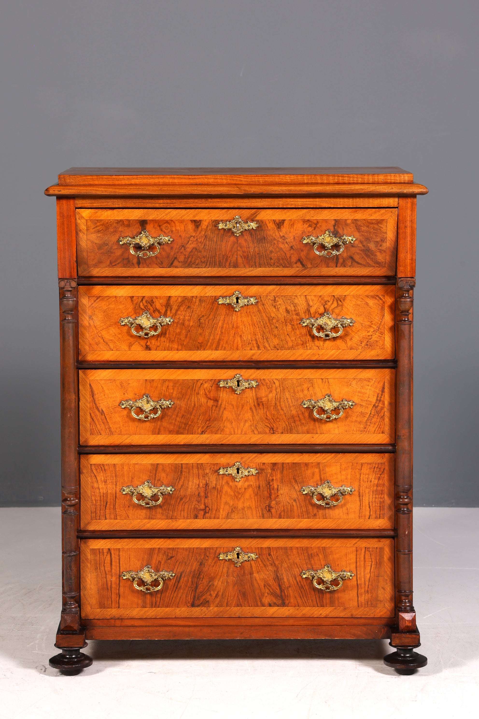 Beautiful Gründerzeit (late 19th-century) Louis Philippe chest of drawers, circa 1880