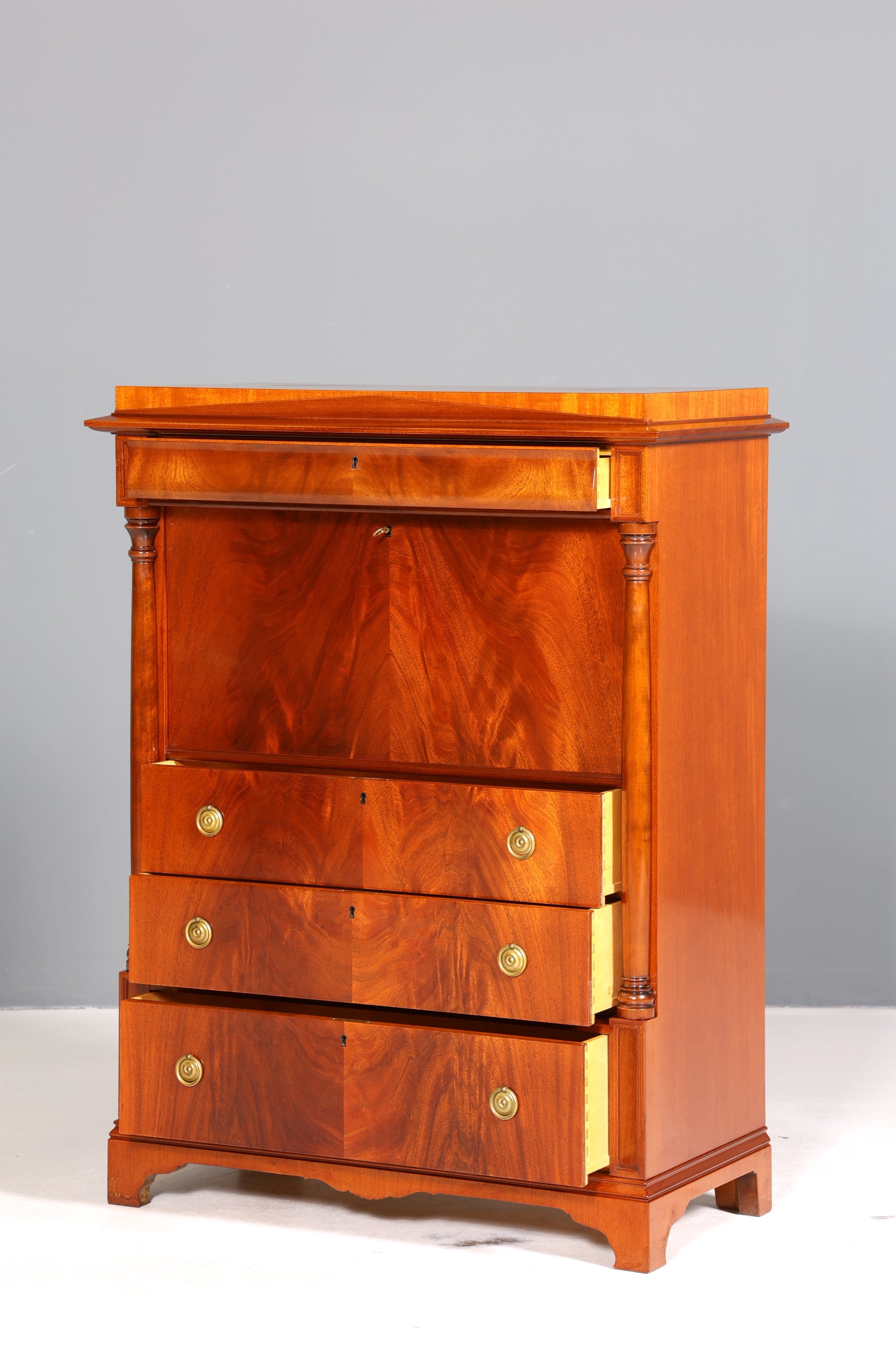 Stilvoller Sekretär im Biedermeier Stil Englisch Kommode Antik Bürokommode