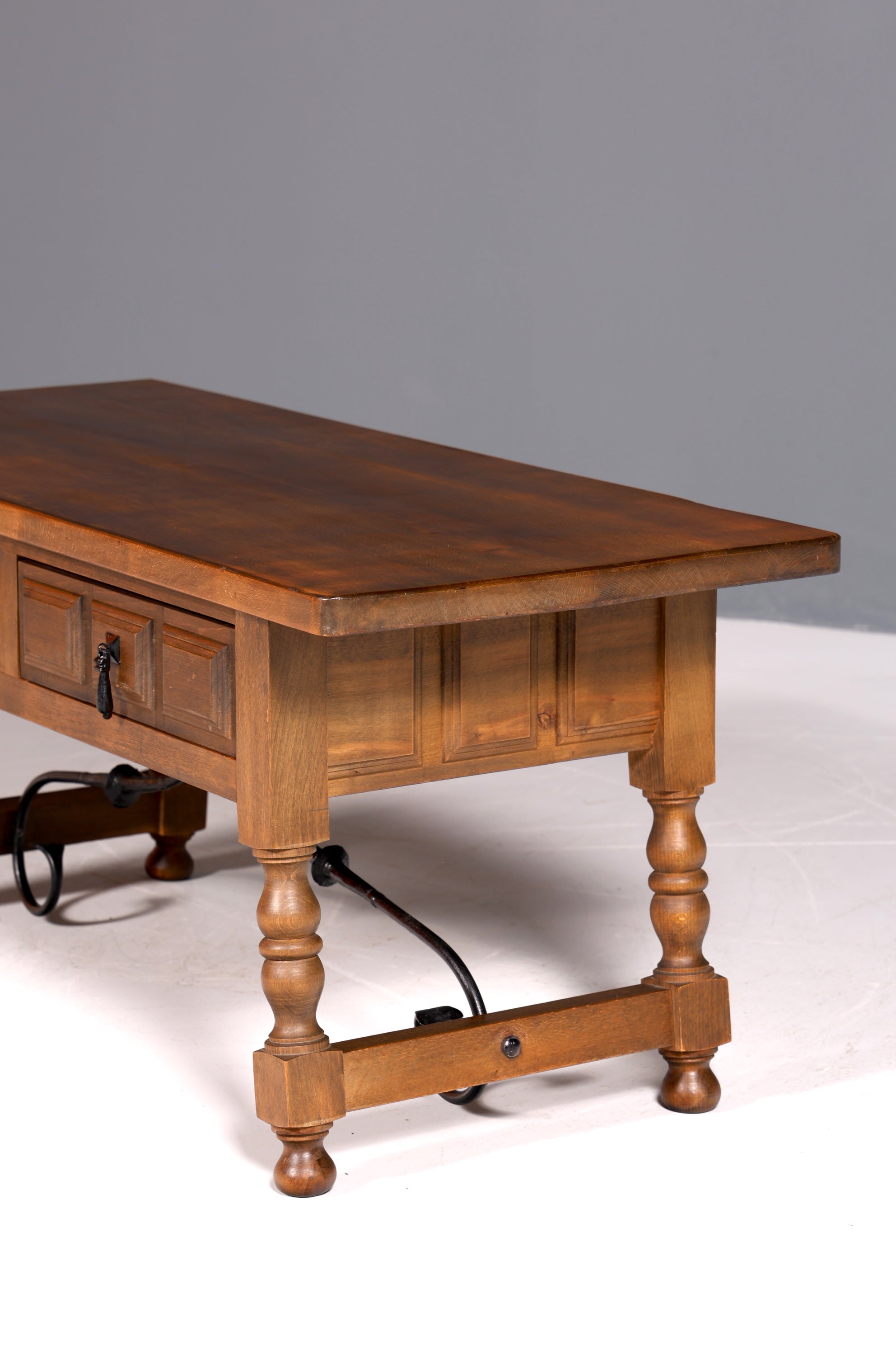 Beautiful Spanish table, real wood coffee table, rustic Spanish side table
