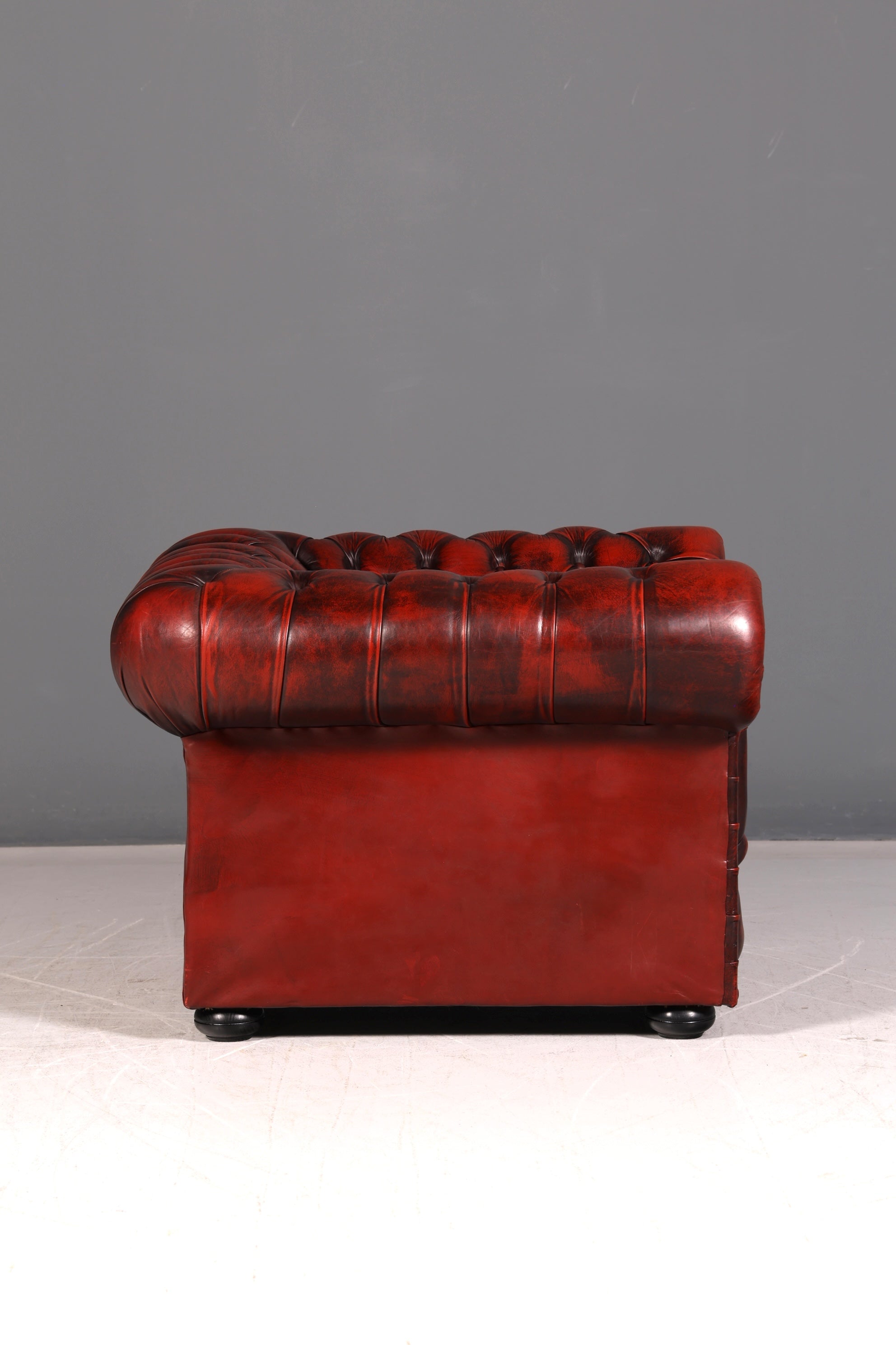 Stijlvolle originele Chesterfield fauteuil oxblood echt leer Engelse armstoel herenfauteuil antieke leren fauteuil