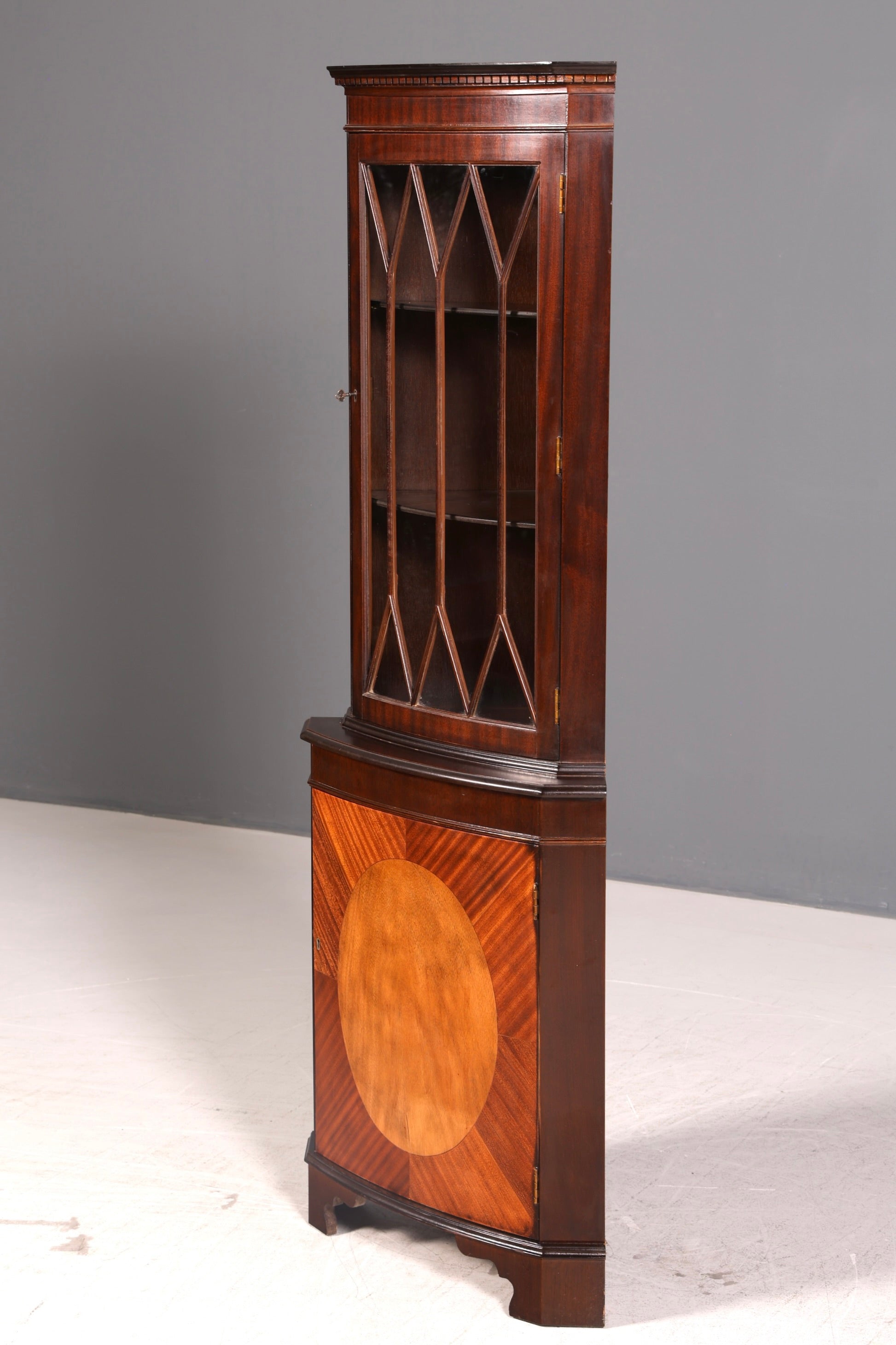 Wunderschöne Englische Eckvitrine Mahagoni 60er Echt Holz Schrank Eckschrank Glasvitrine Vitrine Vintage