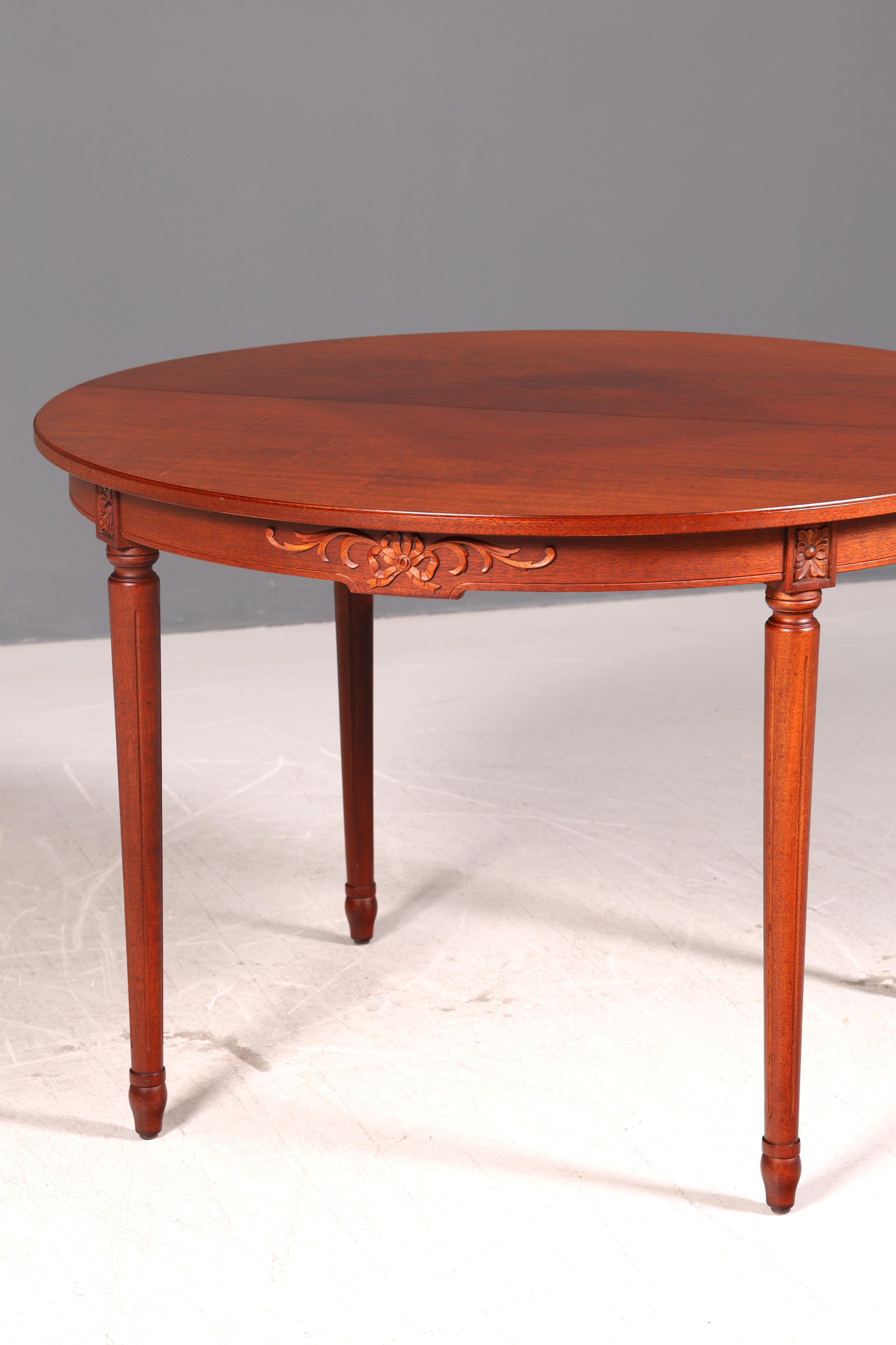 Wunderschöner Runder Tisch im Gustavianischen Stil Ausziehbar Esstisch Küchentisch Antik Esszimmer Vintage