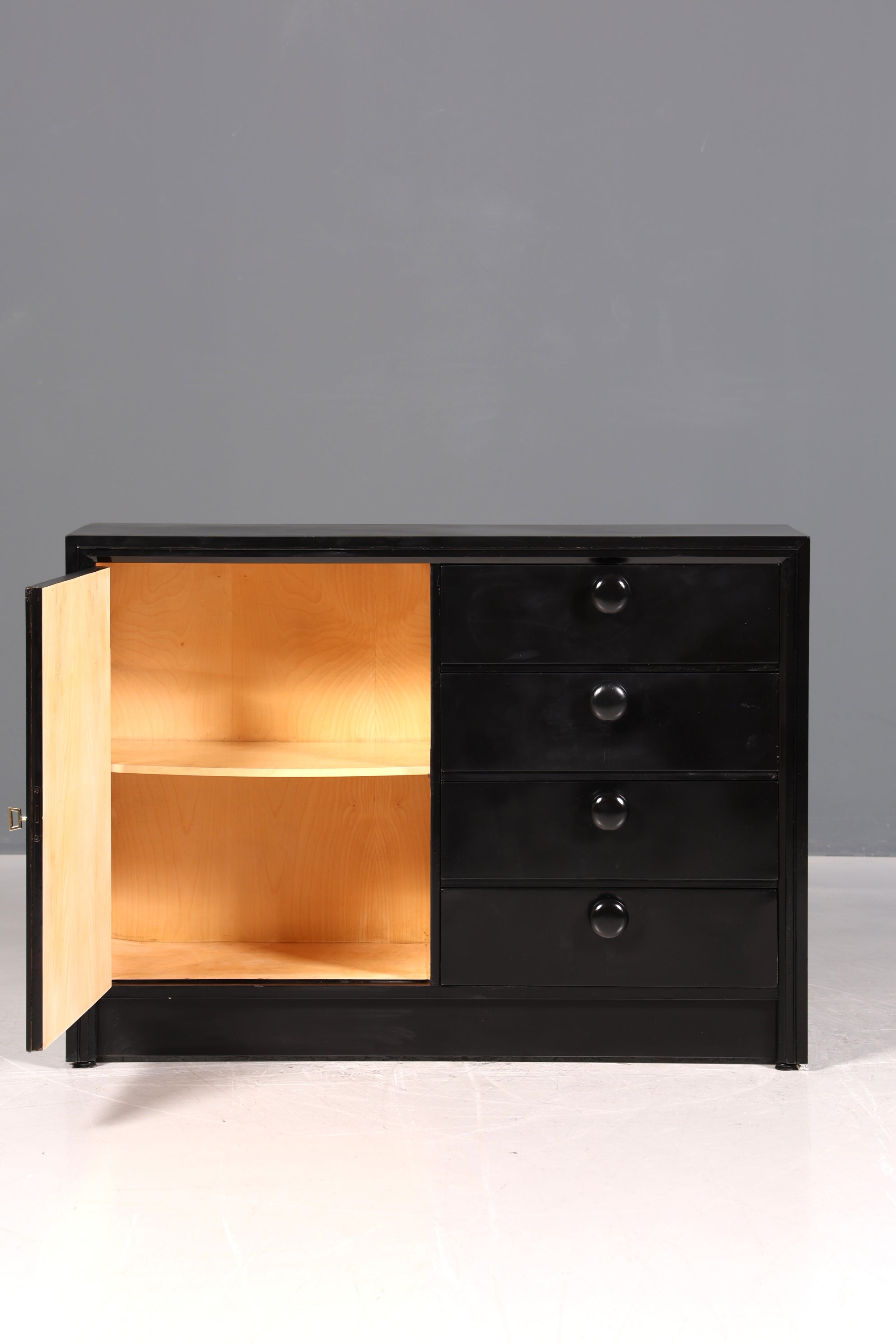 Beautiful Art Deco style sideboard circa 1940, chest of drawers, cabinet