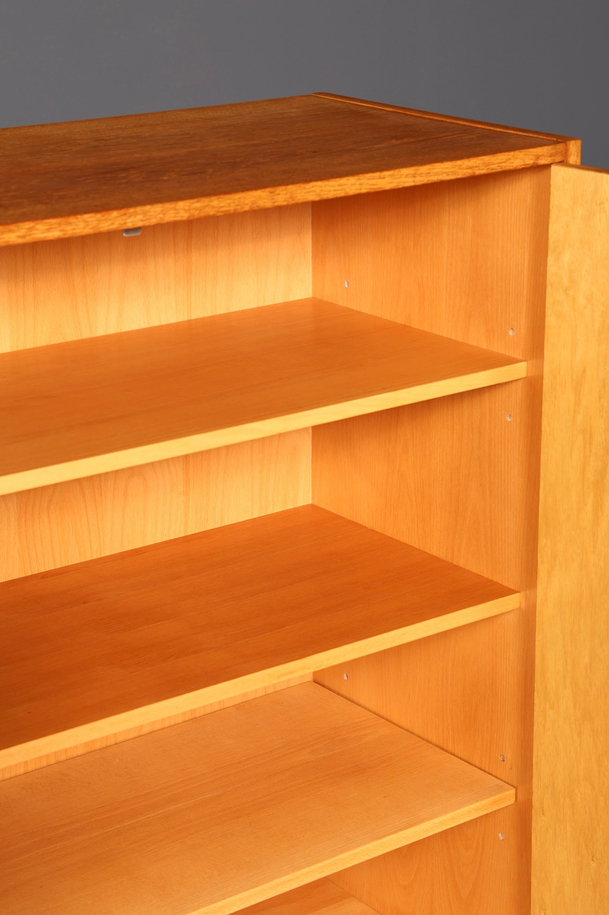 G572 Finish Wunderschöner Mid Century Schrank 60er Jahre Wäscheschrank Aktenschrank Kommode (Kopie 2)